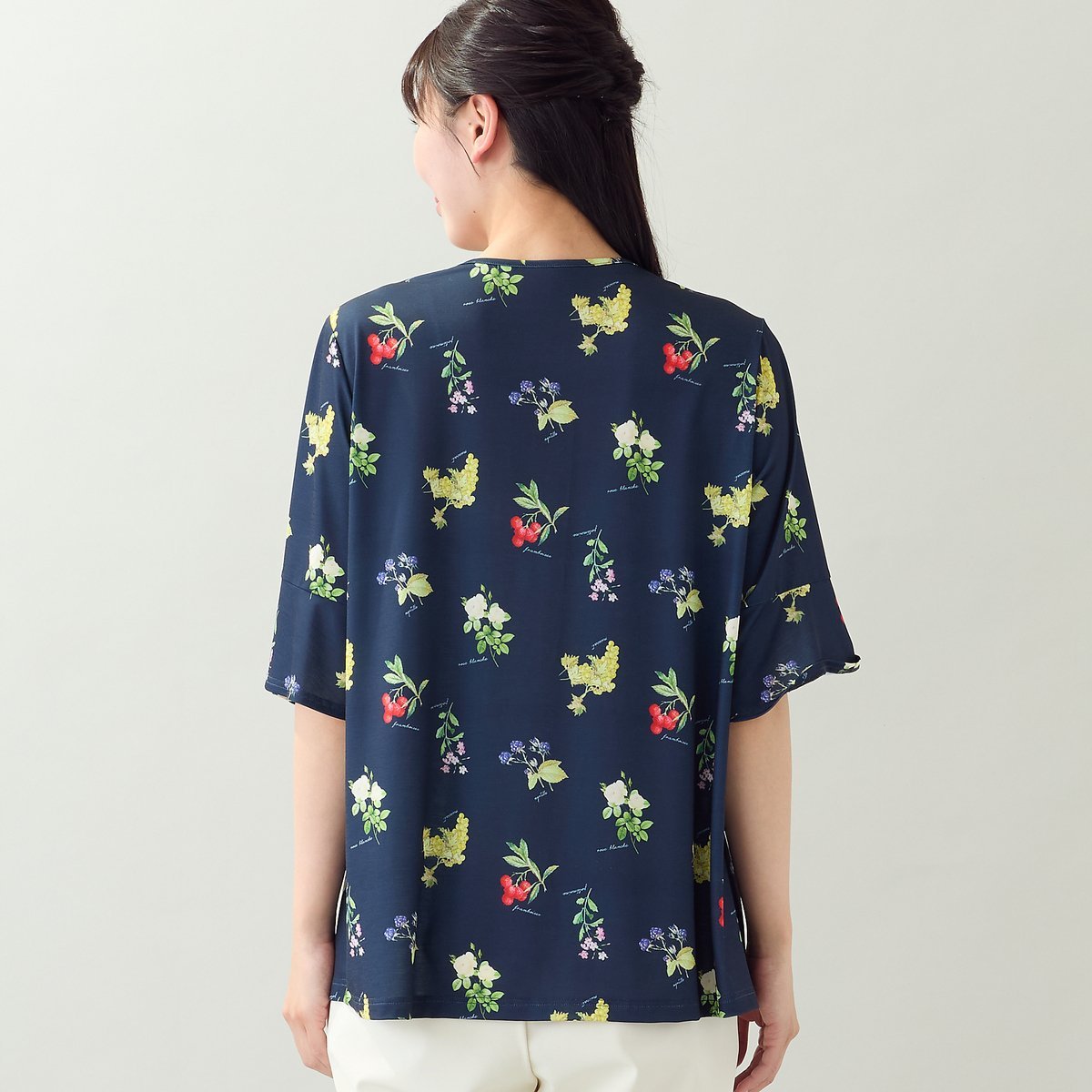 missel 【洗える・L~3Lサイズ】フルーツ柄Aラインカットソー ミゼール トップス カットソー・Tシャツ ネイビー ホワイト