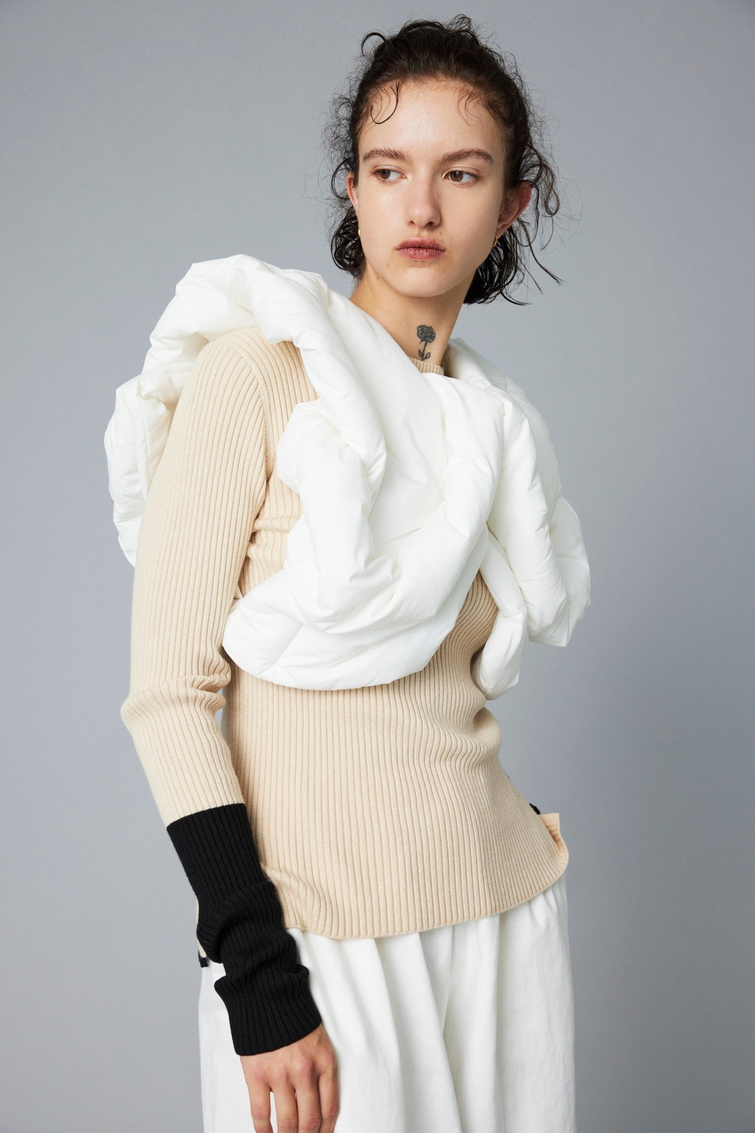 HeRIN.CYE Decorative bolero ヘリンドットサイ ジャケット・アウター その他のジャケット・アウター ブラック ホワイト
