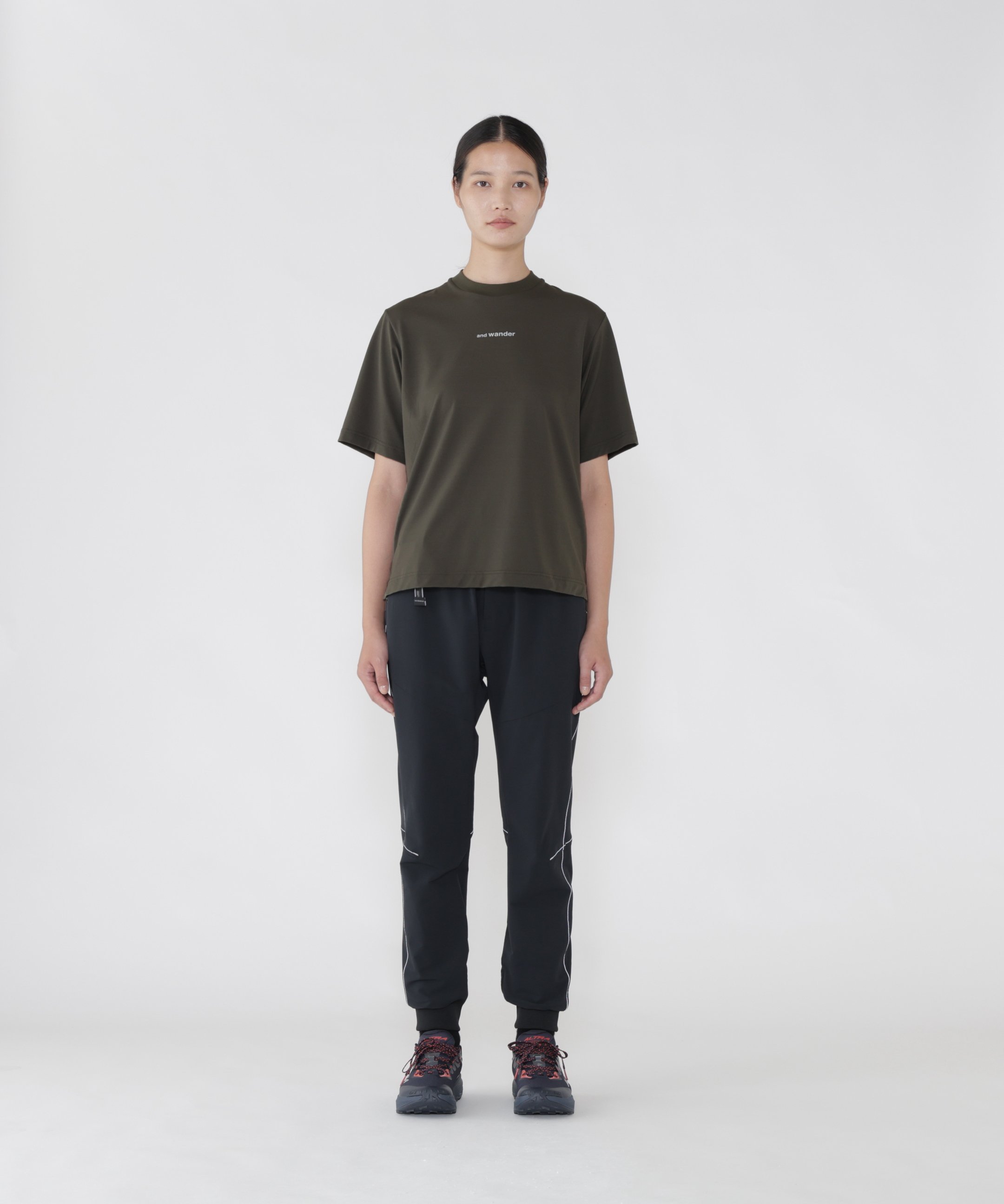 and wander light stretch shell sarouel pants アンドワンダー パンツ その他のパンツ ブラック【送料無料】