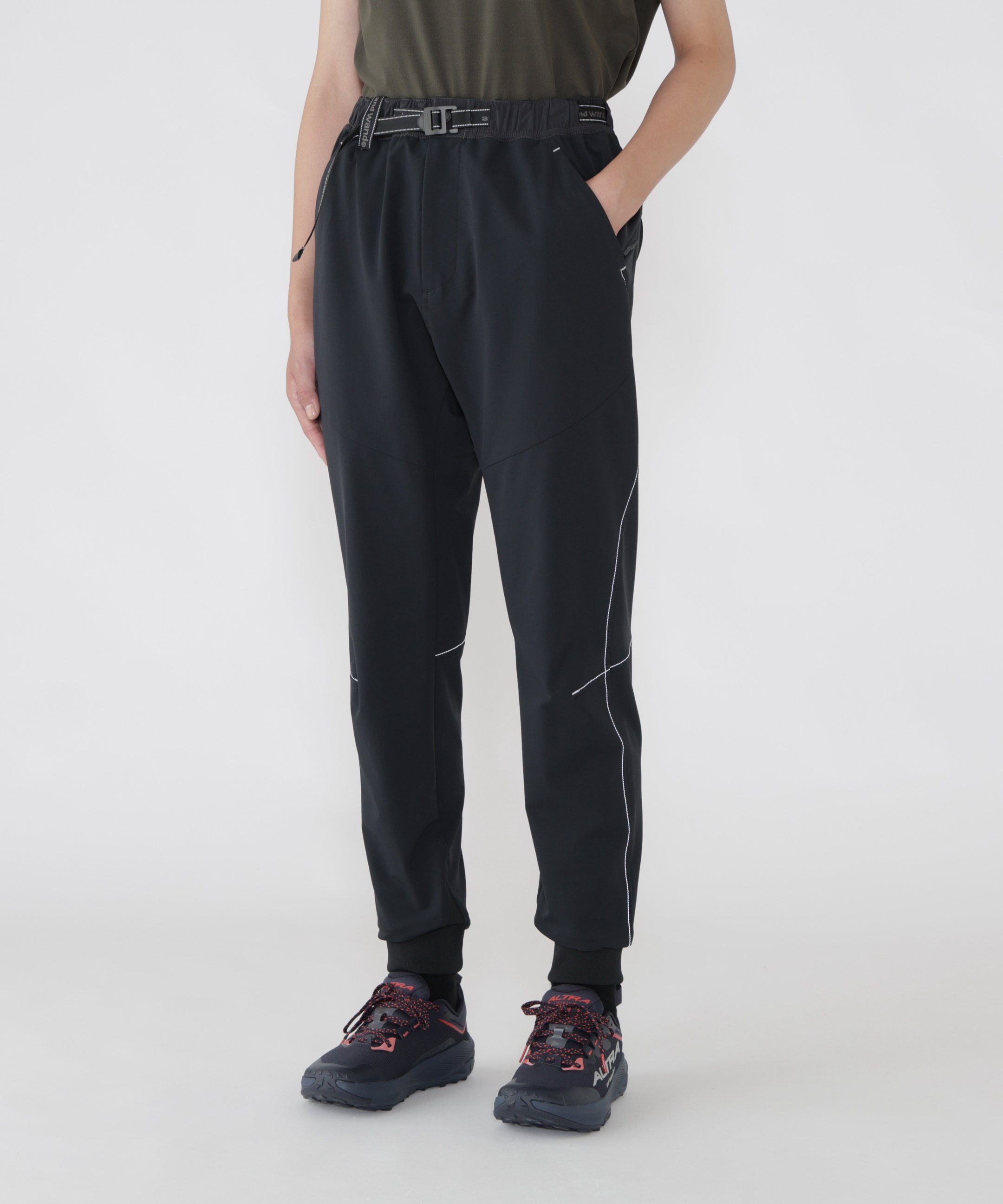 and wander light stretch shell sarouel pants アンドワンダー パンツ その他のパンツ ブラック【送料無料】