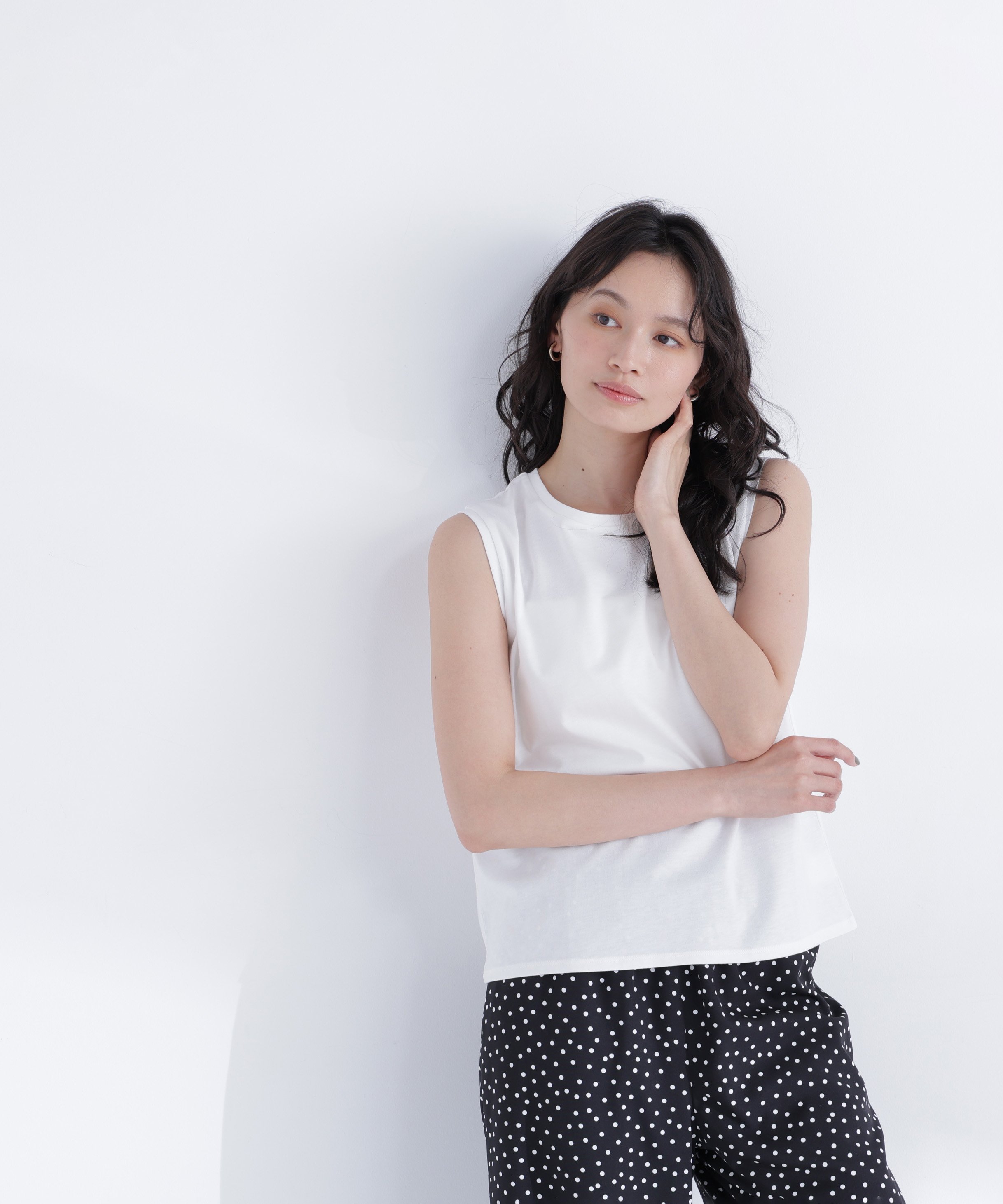 NATURAL BEAUTY BASIC メタルポイントノースリーブカットソー ナチュラルビューティベーシック トップス カットソー・Tシャツ ホワイト グレー ブラック