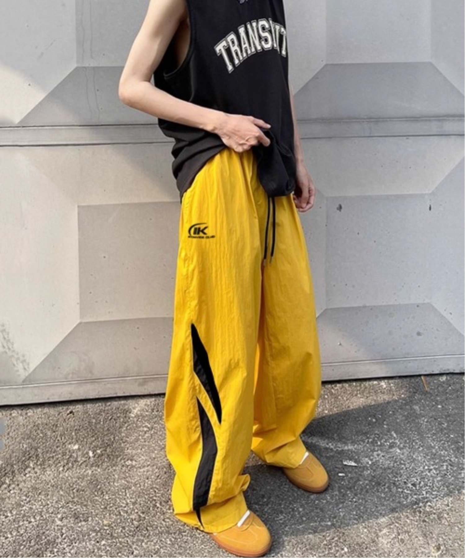 【SALE／9%OFF】NOWLE NOWLE/(M)【NOWLE】ワンポイント刺繍 サイドライン ワイド ナイロンパンツ チェルカ パンツ その他のパンツ ブルー イエロー【送料無料】