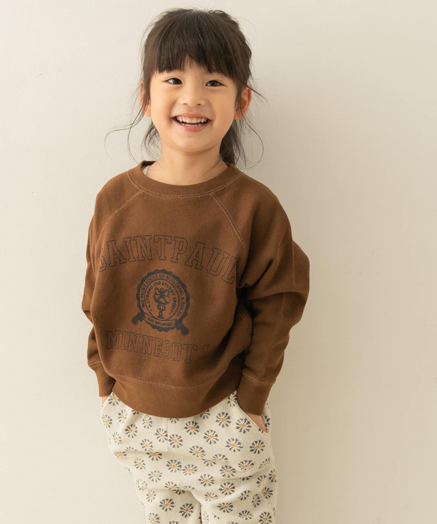 【SALE／40%OFF】URBAN RESEARCH DOORS 親子リンク カレッジロゴスウェットプルオーバー KIDS アーバンリサーチドアーズ トップス その他のトップス ブラウン パープル