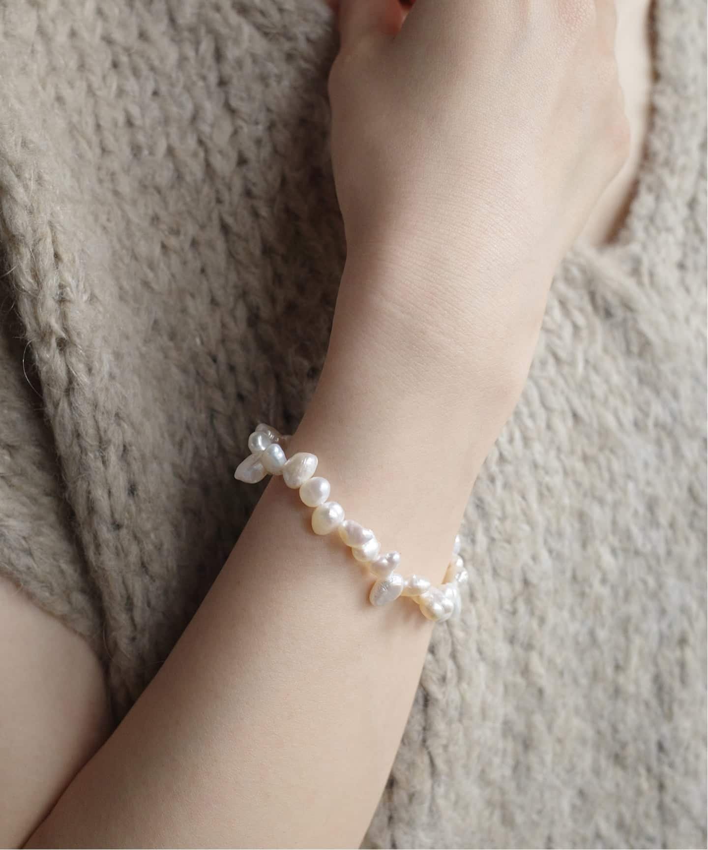 SLOBE IENA AGAPEE パールブレスレット ESTEE BRACELET スローブ イエナ アクセサリー・腕時計 ブレスレット・バングル ゴールド【送料無料】のサムネイル