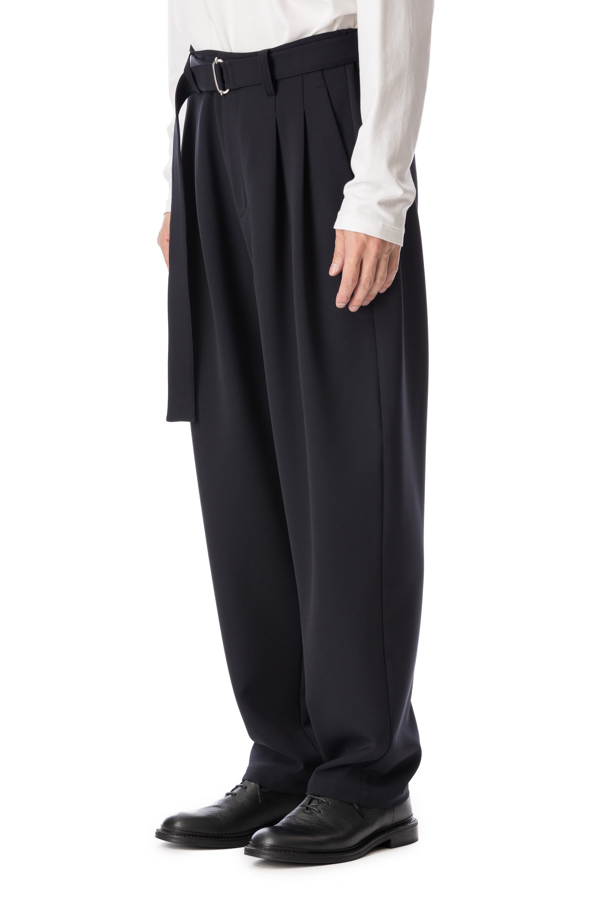 ATTACHMENT ポリエステルストレッチダブルクロス ベルト付きツータックワイドパンツ アタッチメント パンツ その他のパンツ ネイビー ブラック【送料無料】のサムネイル