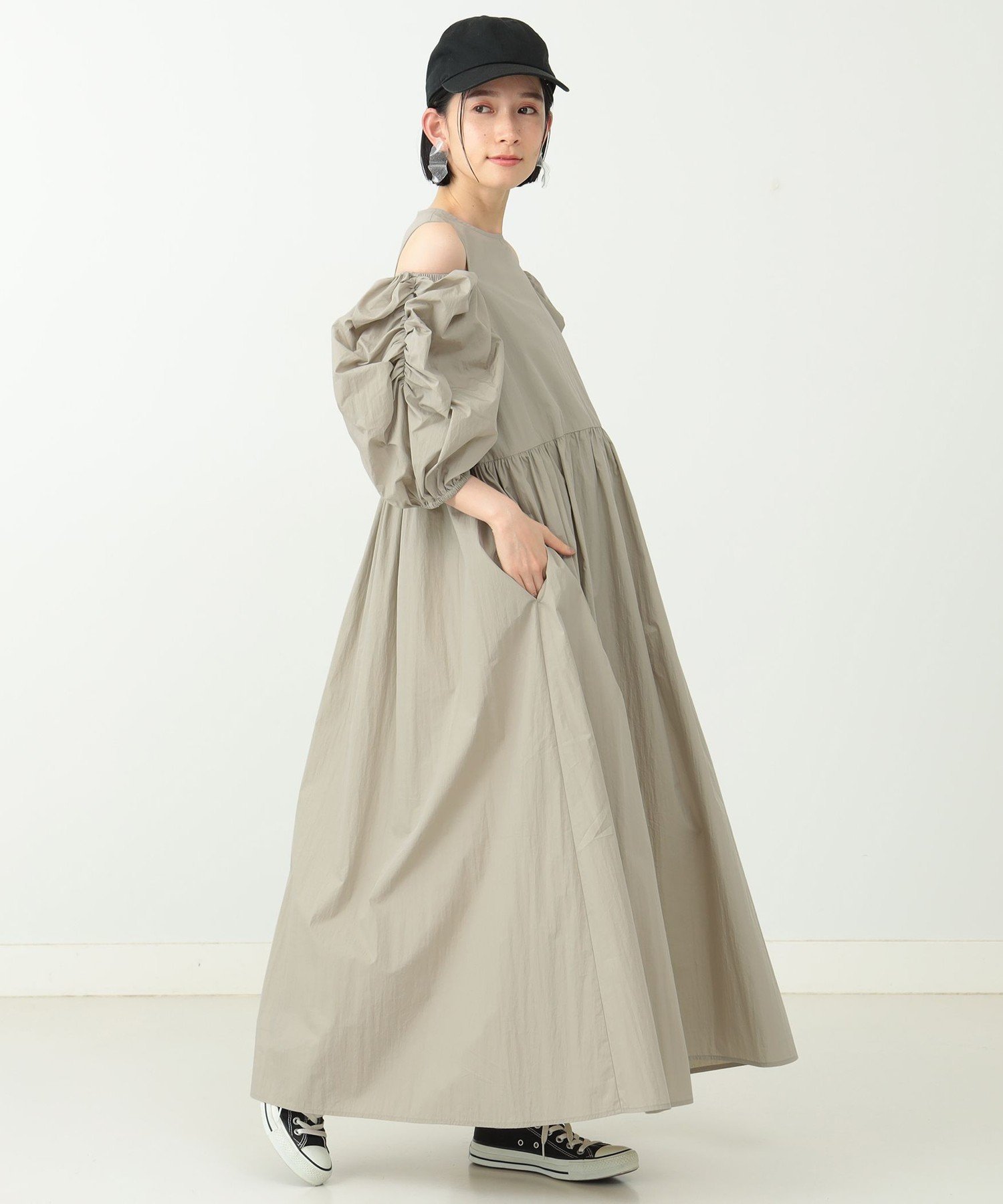 【SALE／40%OFF】CAROLINA GLASER 【6/13新規値下げ】CAROLINA GLASER / タックボリューム袖 ワンピース　24SS カロリナ グレイサー ワンピース・ドレス ワンピース ベージュ ブラック【送料無料】のサムネイル