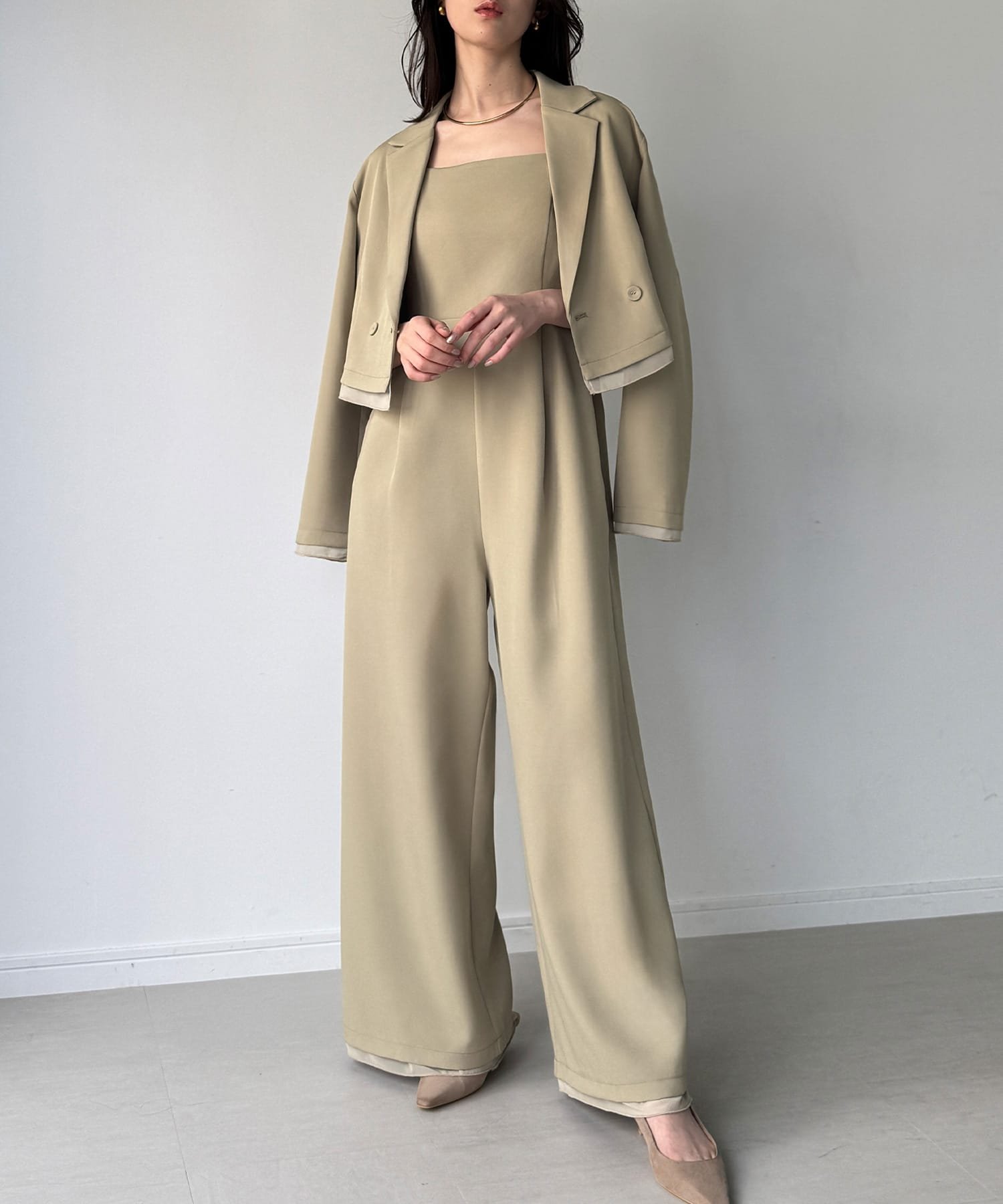 【SALE／26%OFF】JUNOAH ヘムシアーレイヤードショートジャケット+サロペットSET(薄手,裏地無し) ジュ..