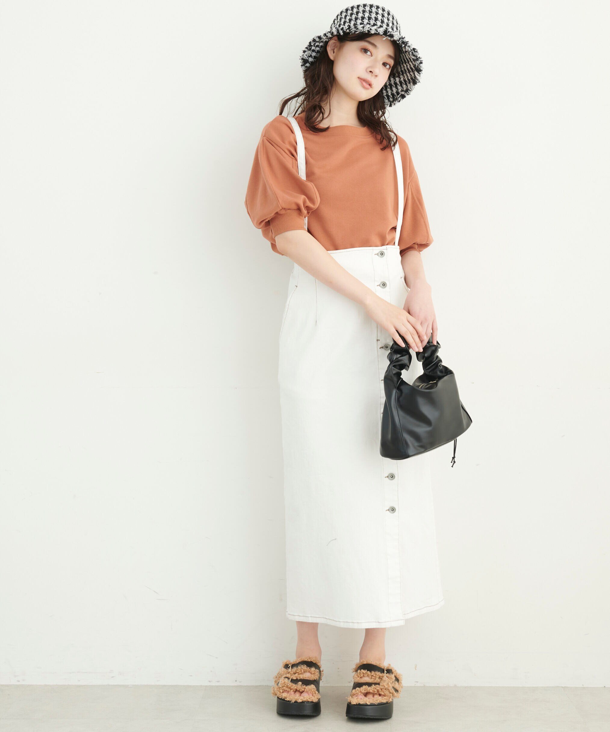 【SALE／50%OFF】FREE'S MART [Sシリーズ対応商品]サス付きIラインデニムスカート フリーズ マート スカート その他のスカート ホワイト ネイビー ブルーのサムネイル