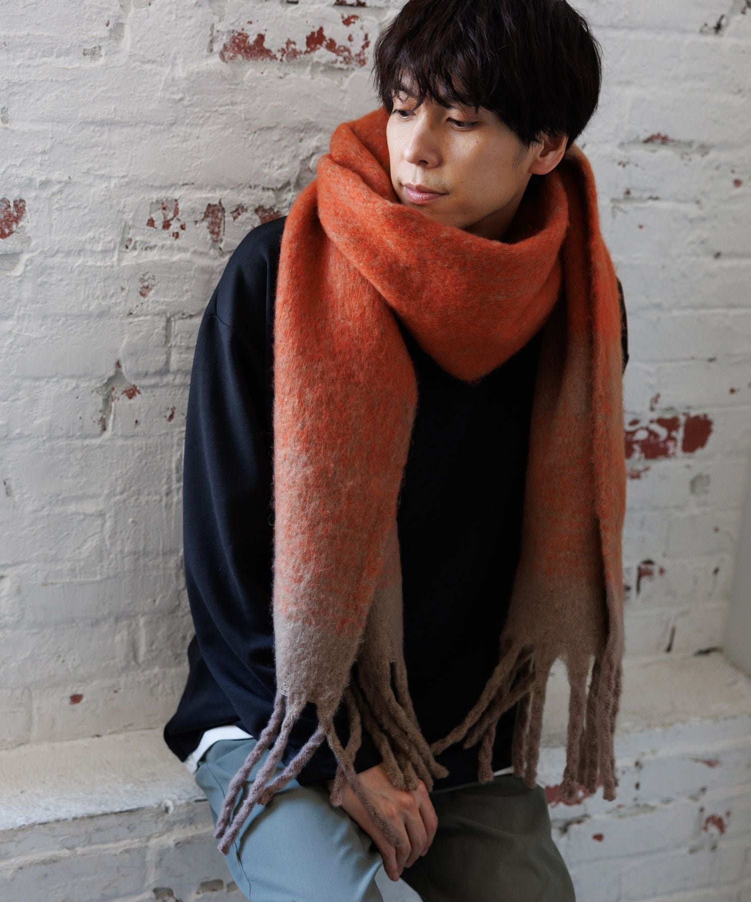 【SALE／21%OFF】LAKOLE ブークレーグラデーションマフラー ラコレ ファッション雑貨 マフラー・ストール・ネックウォーマー オレンジ ブラック ブルー