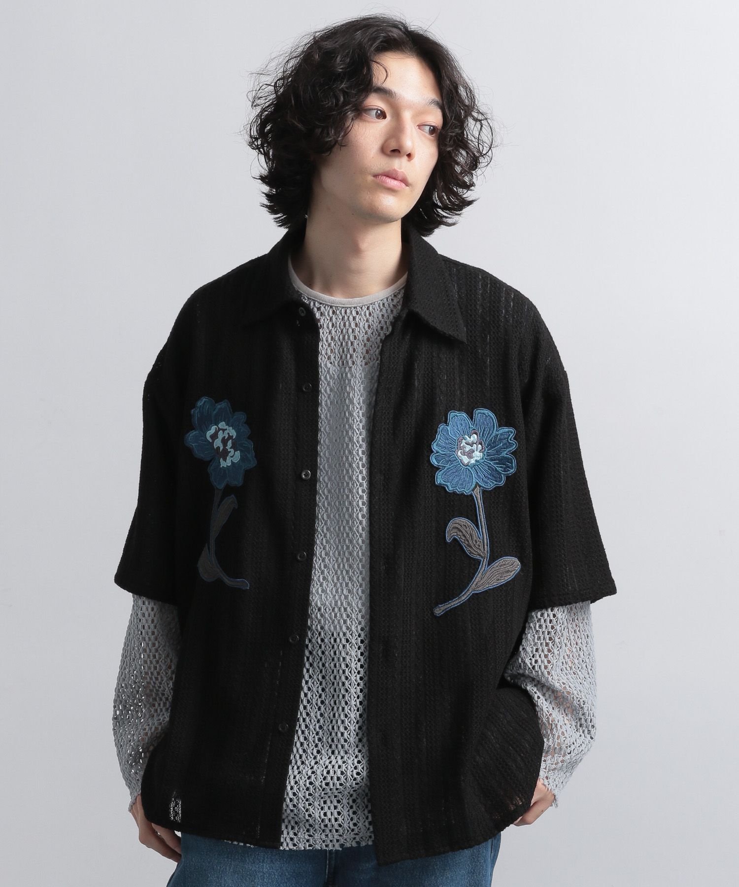 【SALE／31%OFF】HARE (M)ワッペンシシュウレースSHSS ハレ トップス シャツ・ブラウス ブラック グリーン ホワイト【送料無料】のサムネイル