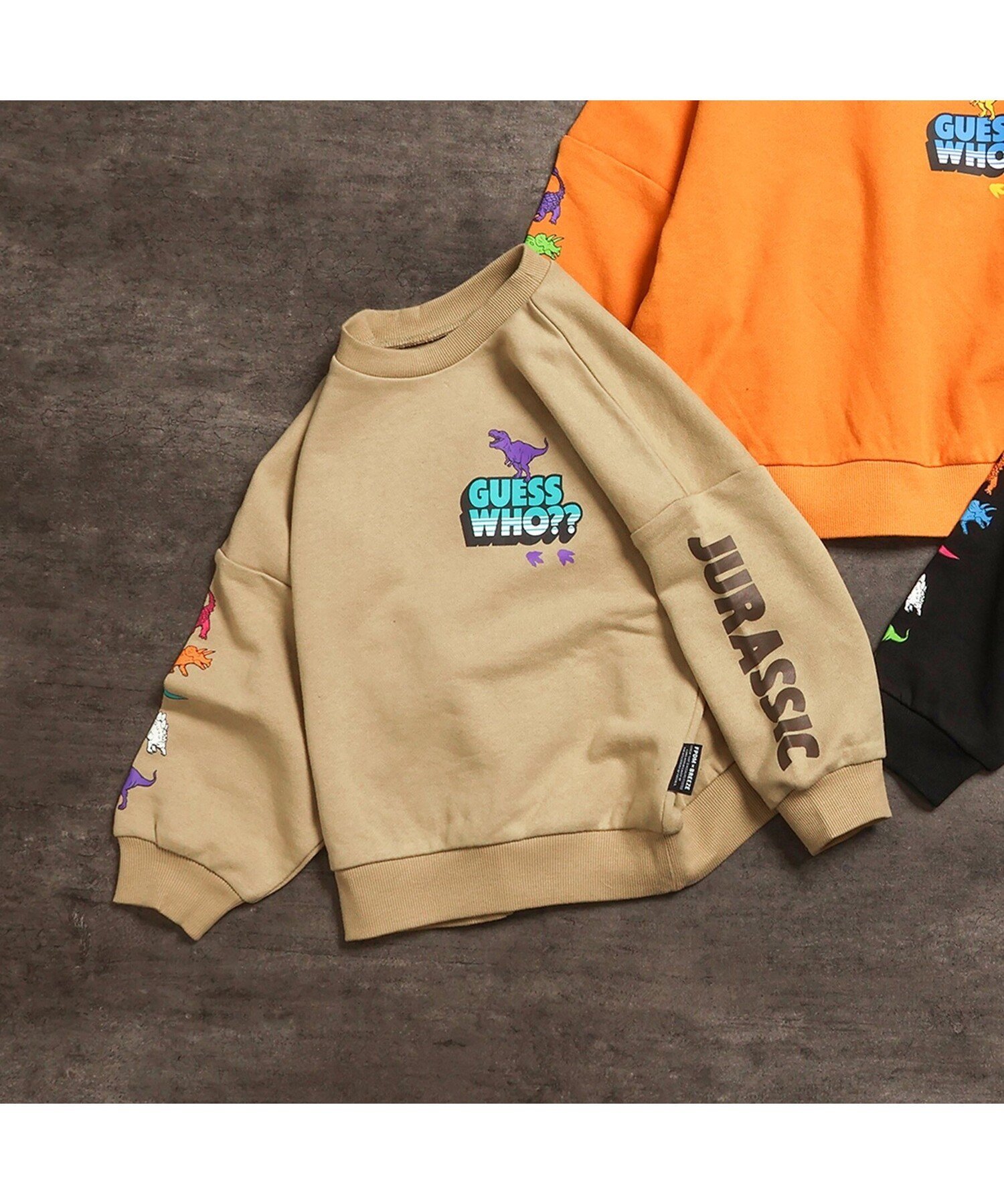 BREEZE 福井県立恐竜博物館コラボ GUESS WHO トレーナー エフオーオンラインストア トップス スウェット・トレーナー ベージュ ブラック オレンジのサムネイル