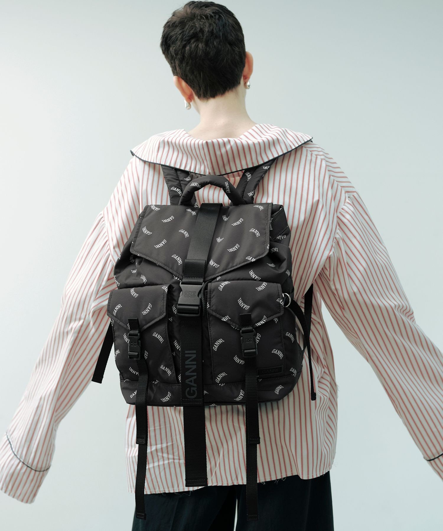 ADAM ET ROPE' FEMME 【GANNI for ADAM ET ROPE'】Re-Tech Logo Print Backpack アダムエロペ バッグ リュック・バックパック ブラック【送料無料】