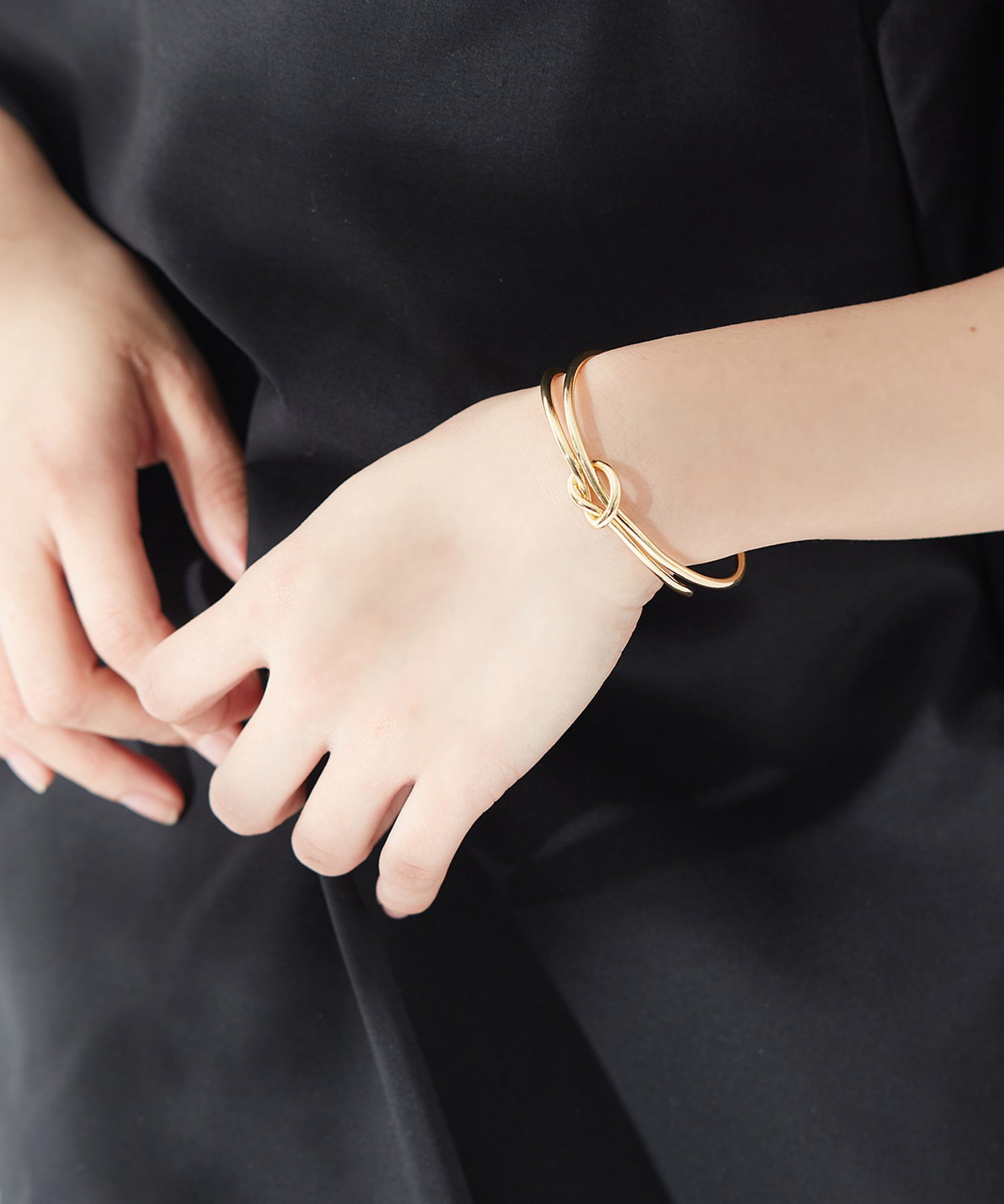【SALE／50%OFF】aroco ノットバングル ヴィータフェリーチェ アクセサリー・腕時計 ブレスレット・バングル イエロー シルバー