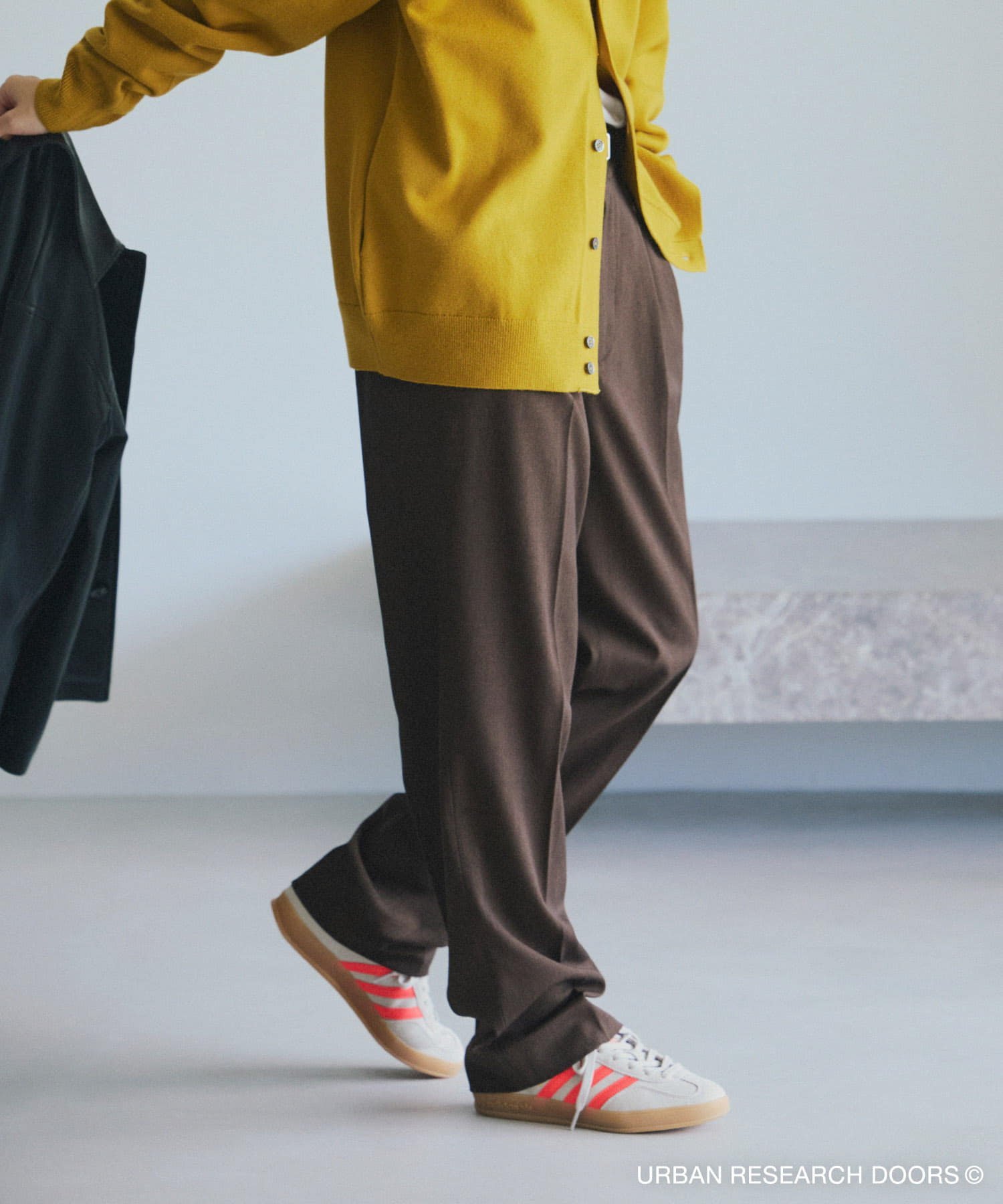 URBAN RESEARCH DOORS 『仁村紗和さん着用』『UR TECH』完声2タックワイドトラウザー アーバンリサーチドアーズ パンツ その他のパンツ ブラック ブラウン【送料無料】