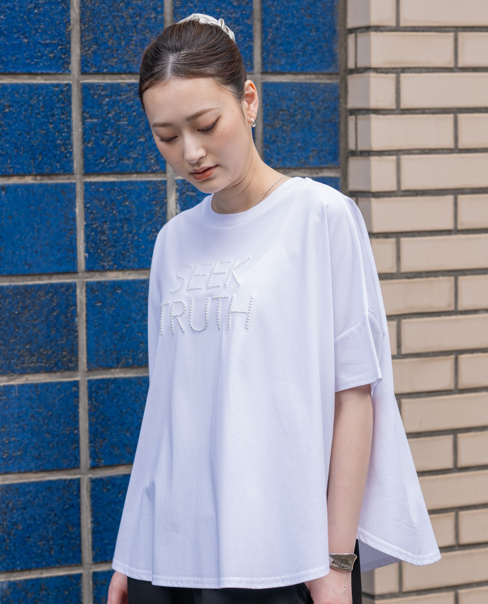 YEVS ドットロゴ刺しゅうドルマンTシャツ【多機能素材】 イーブス トップス カットソー・Tシャツ ホワイト グレー