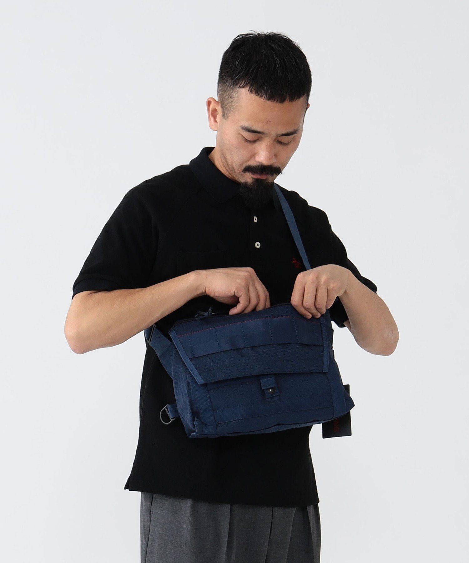 Fleet Messenger Bag 38-61-0046-106: Navy