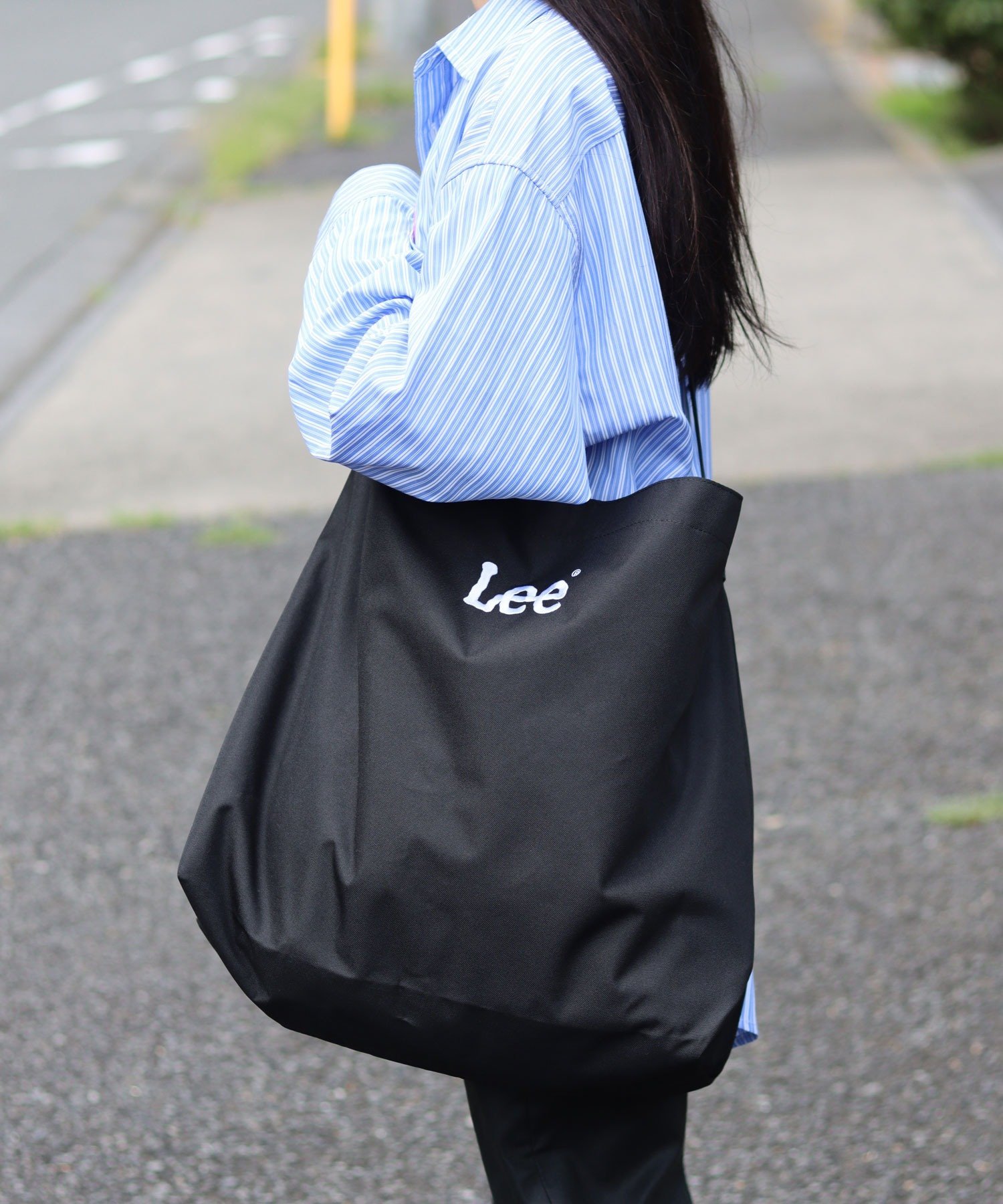 【SALE／15%OFF】Lee Lee リー ショルダーバッグ ロゴ ワンポイント 刺繍 大容量 ラザル バッグ ショル..