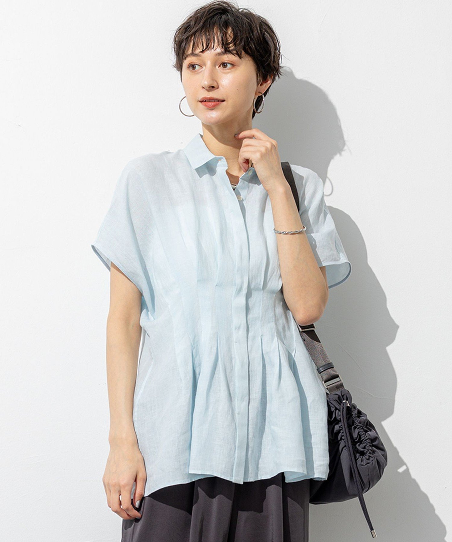 23区 L 【洗える】LIBECOリネン タック デザイン シャツ ニジュウサンク トップス シャツ・ブラウス ホワイト