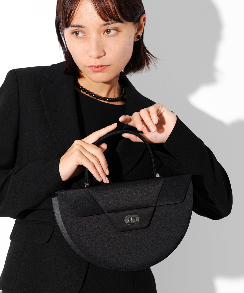 IWASA ハーフ・ムーン ノワール イワサ バッグ ハンドバッグ ブラック