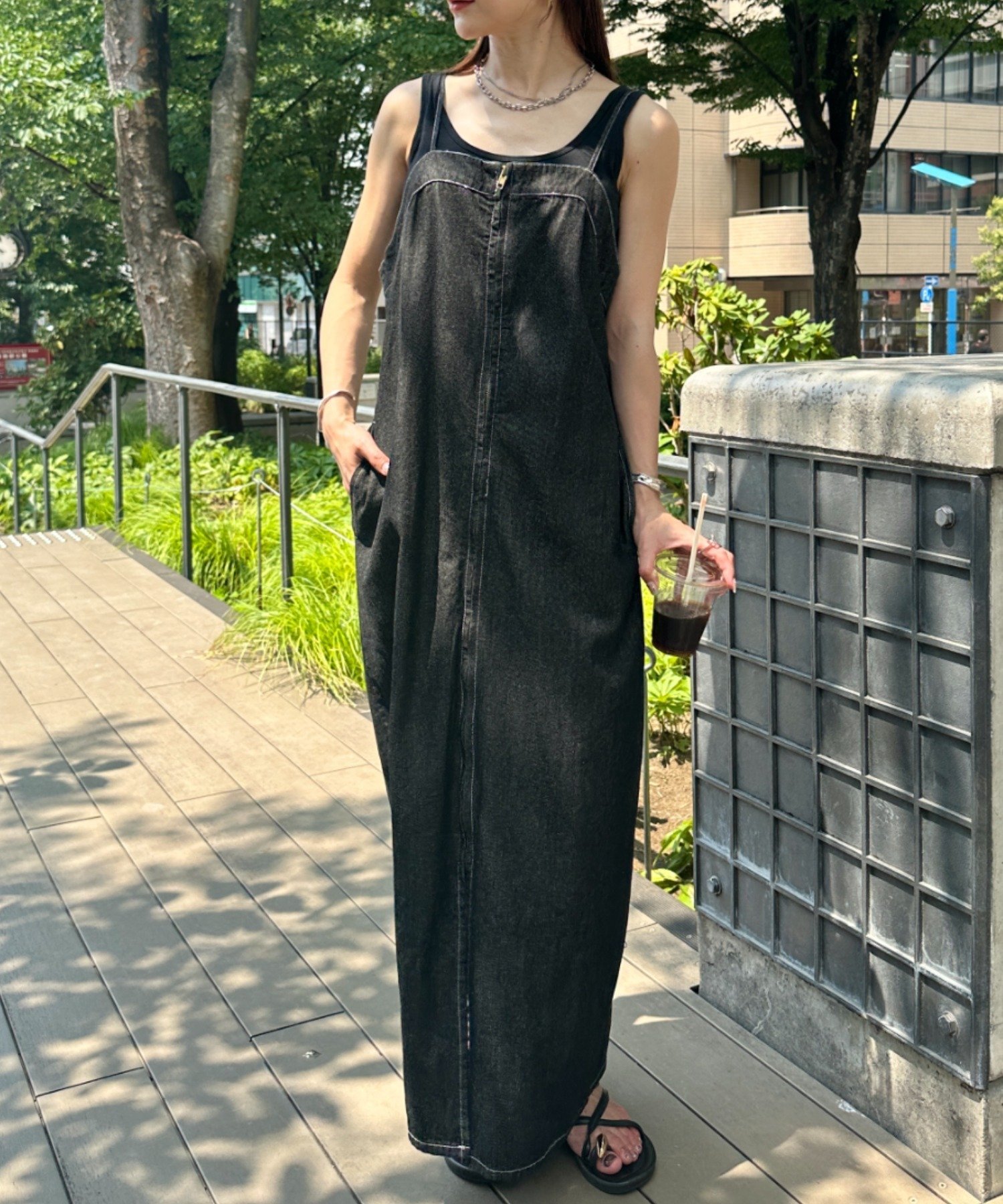 MYMOOD. 【高身長さん / LONGサイズあり】フロントジップデニムロングジャンバースカート アウトフィッターラボ ワンピース・ドレス ワンピース ブルー ブラック
