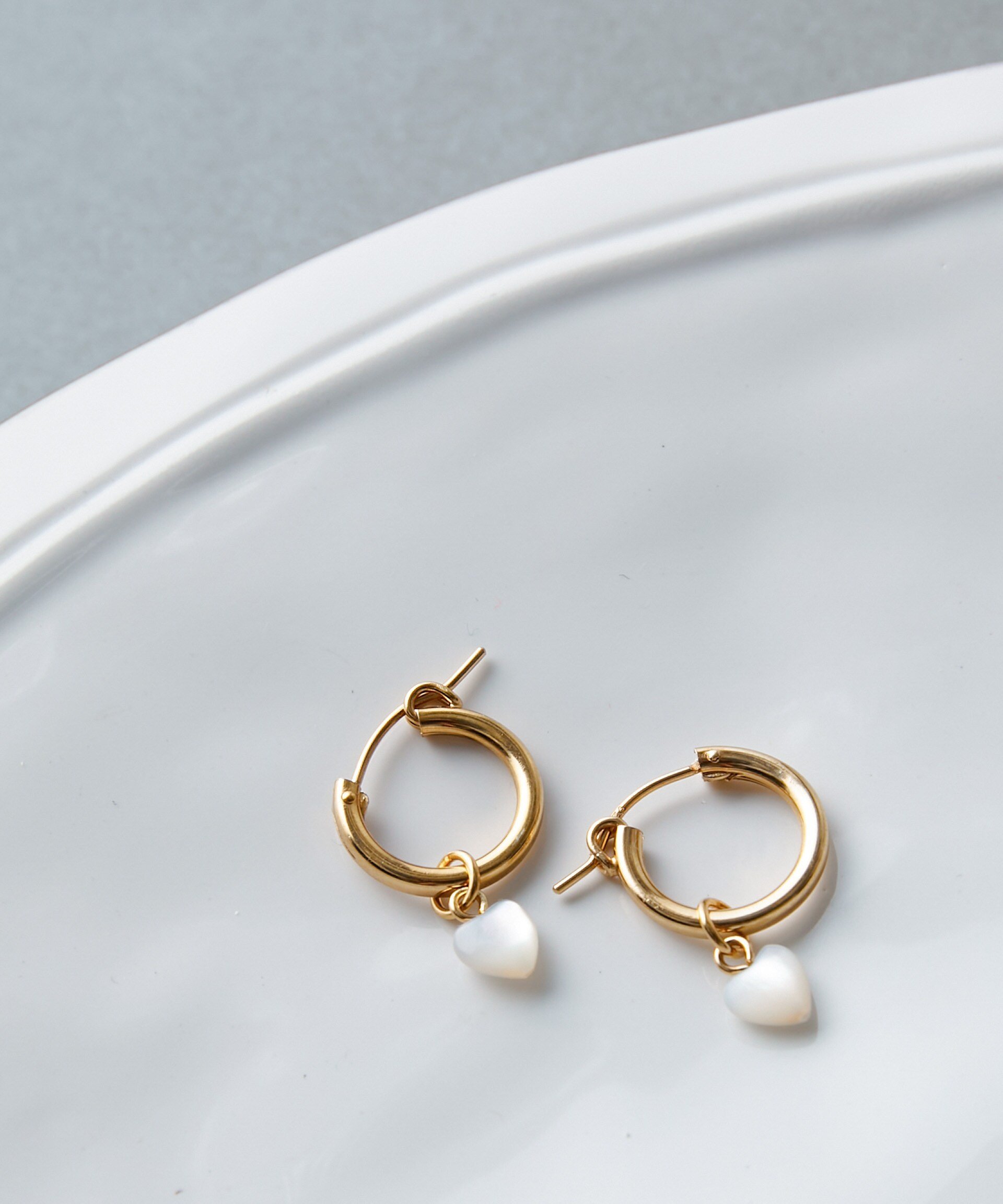 【SALE／40%OFF】NANO universe ハートストーンピアス ナノユニバース アクセサリー・腕時計 ピアス ピンク ホワイト【送料無料】 stylife-14868302 Rakuten Fashion サンプル画像3