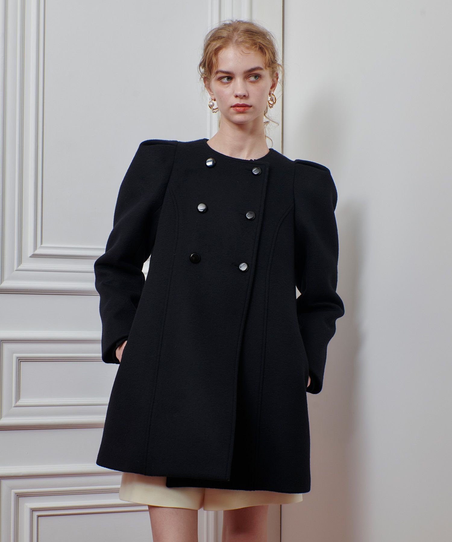 LOULOU WILLOUGHBY 【LOULOU WILLOUGHBY】シャルムビーバーパワショルコート アルアバイル ジャケット・アウター その他のジャケット・アウター ブラック ベージュ