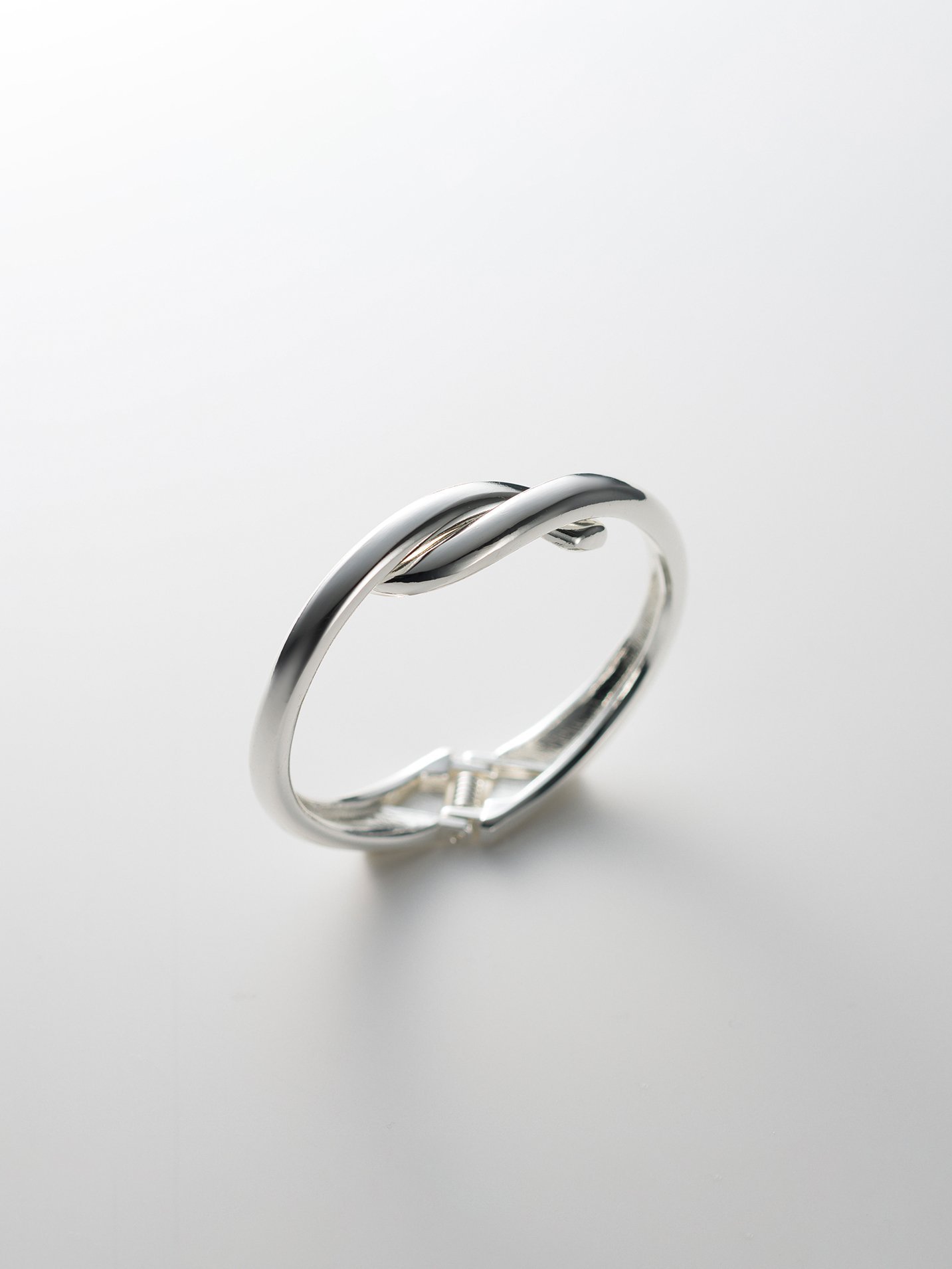 KU-CROISSANT 【London】ツイストバングル クークロワッサン アクセサリー・腕時計 その他のアクセサリー・腕時計 シルバー【送料無料】のサムネイル