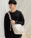 【SALE/33%OFF】LAKOLE フェイクレザーラージギャザーショルダーバッグ ラコレ バッグ ショルダーバッグ ホワイト グレー ブラック
