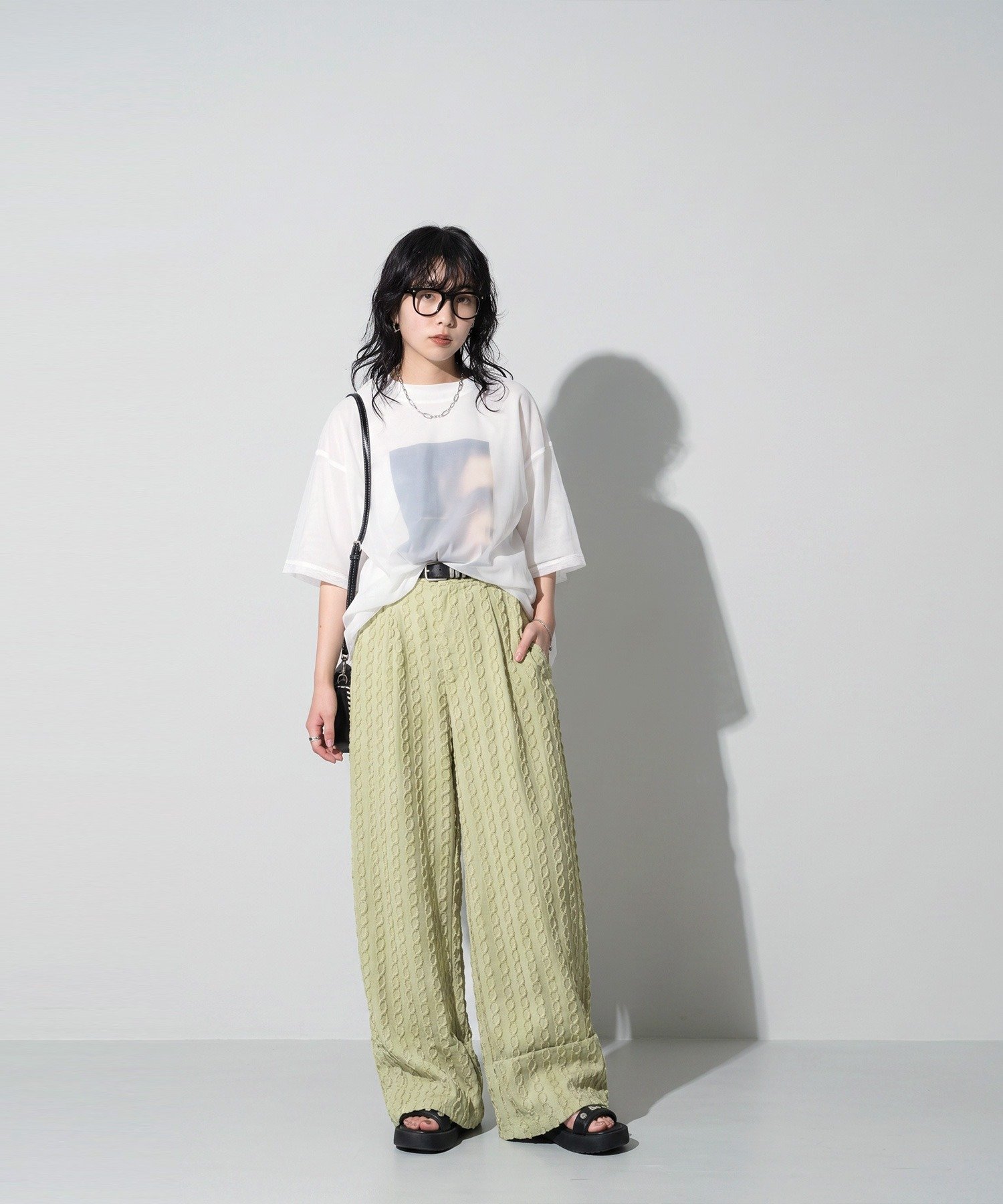 [antiqua] シアー フォトプリントチュール Tシャツ OWT-3502 アンティカ トップス カットソー・Tシャツ ホワイト ブラック