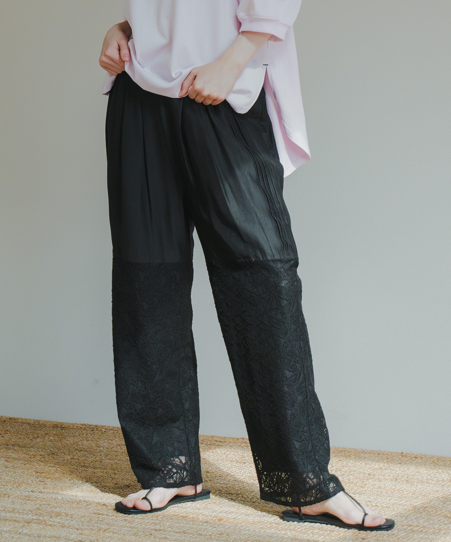 WHYTO. 「WHYTO. / ホワイト」 LACE COMBINATION PANTS ビーアパートメント パンツ その他のパンツ ホワイト ブラック
