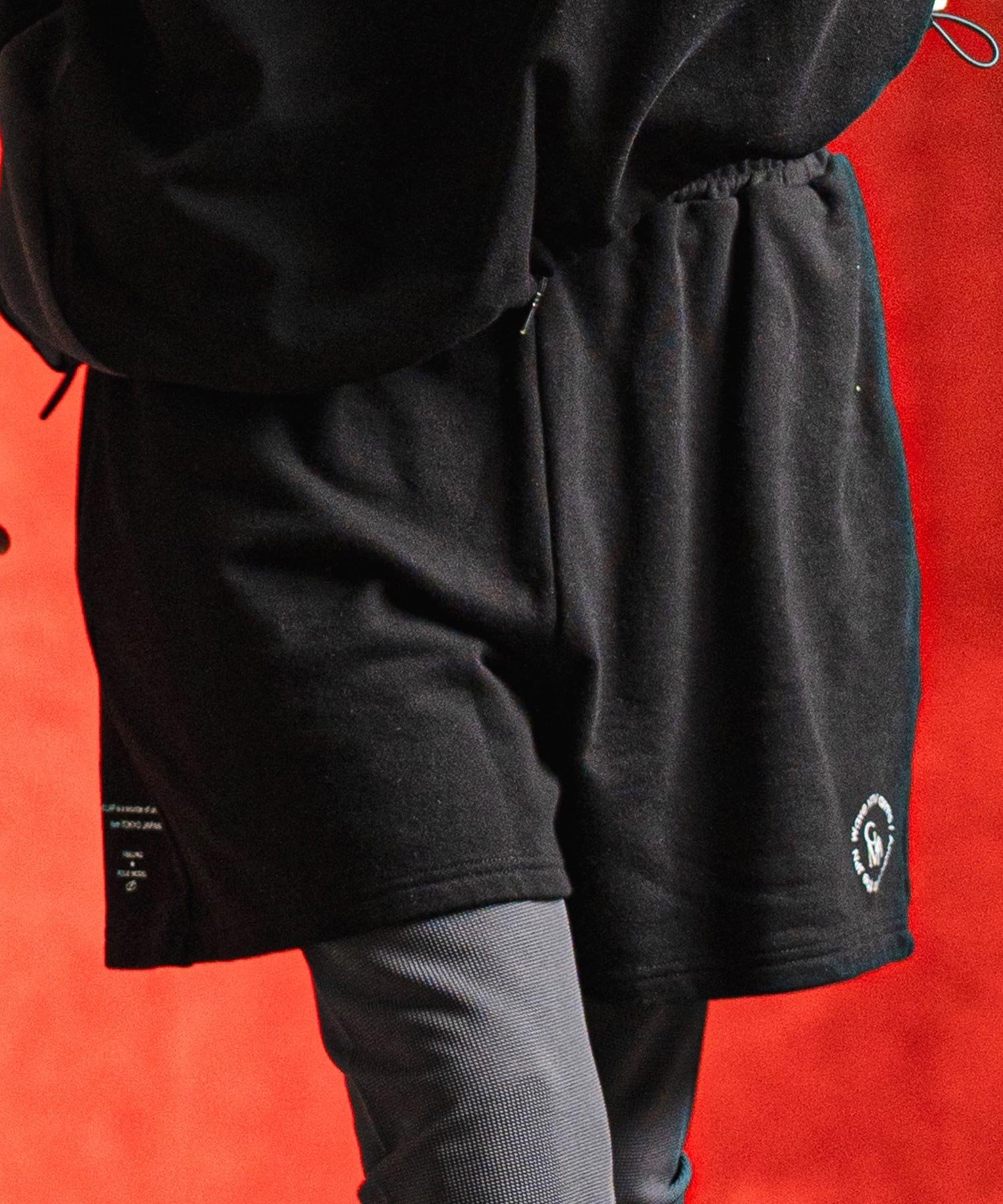 GLIMCLAP mp13183- Minimal printed design sweatshorts ショートパンツ カンビオ パンツ その他のパンツ ブラック ホワイト グレー【送料無料】