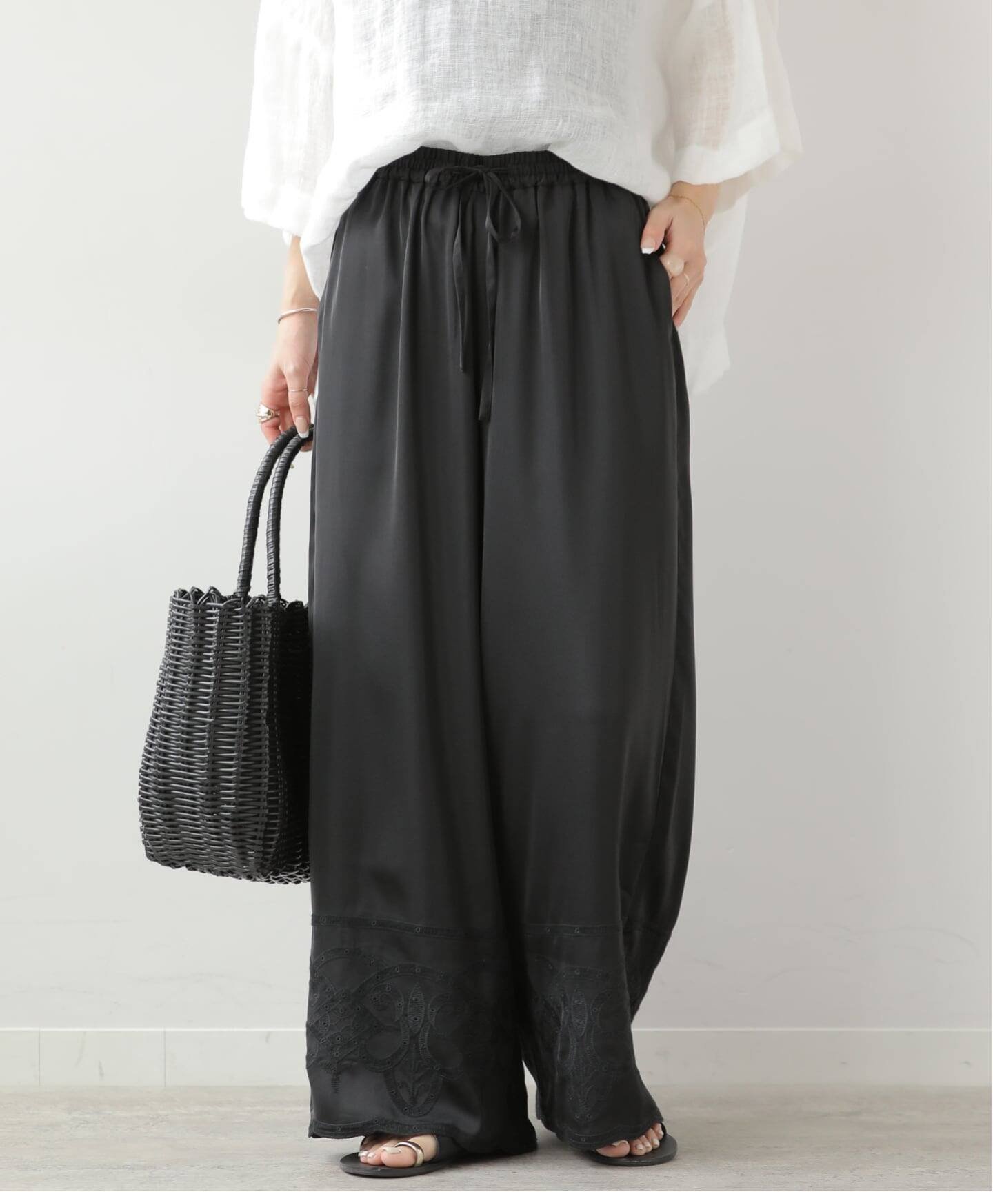 JOURNAL STANDARD relume サテンエンブロイダリーヘムパンツ ジャーナル スタンダード レリューム パンツ その他のパンツ ブラウン ブラック