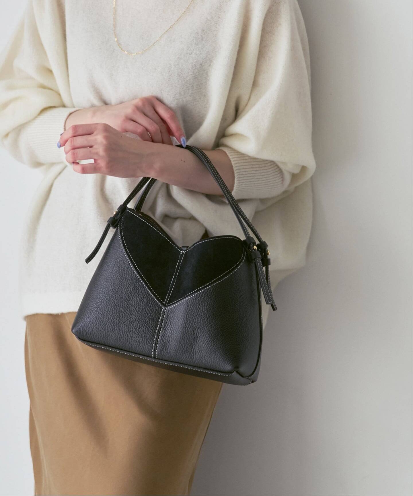 NOBLE AULENTTI/オウレンティ パネルショルダーバッグ M ノーブル バッグ ショルダーバッグ ブラック【送料無料】
