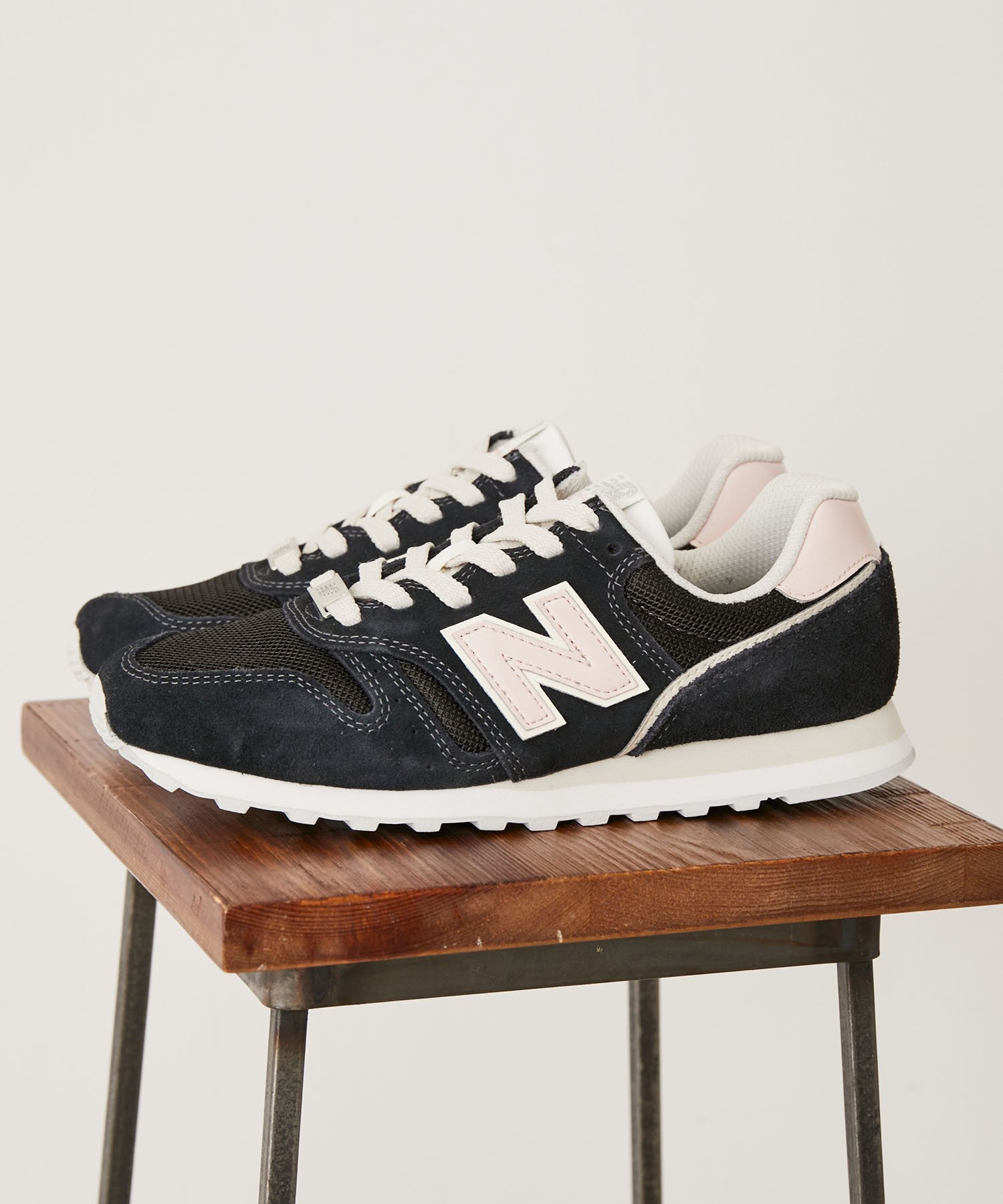 Juze 【WEB限定】【New Balance】WL373 ビス シューズ・靴 スニーカー ブラック ベージュ【送料無料】のサムネイル