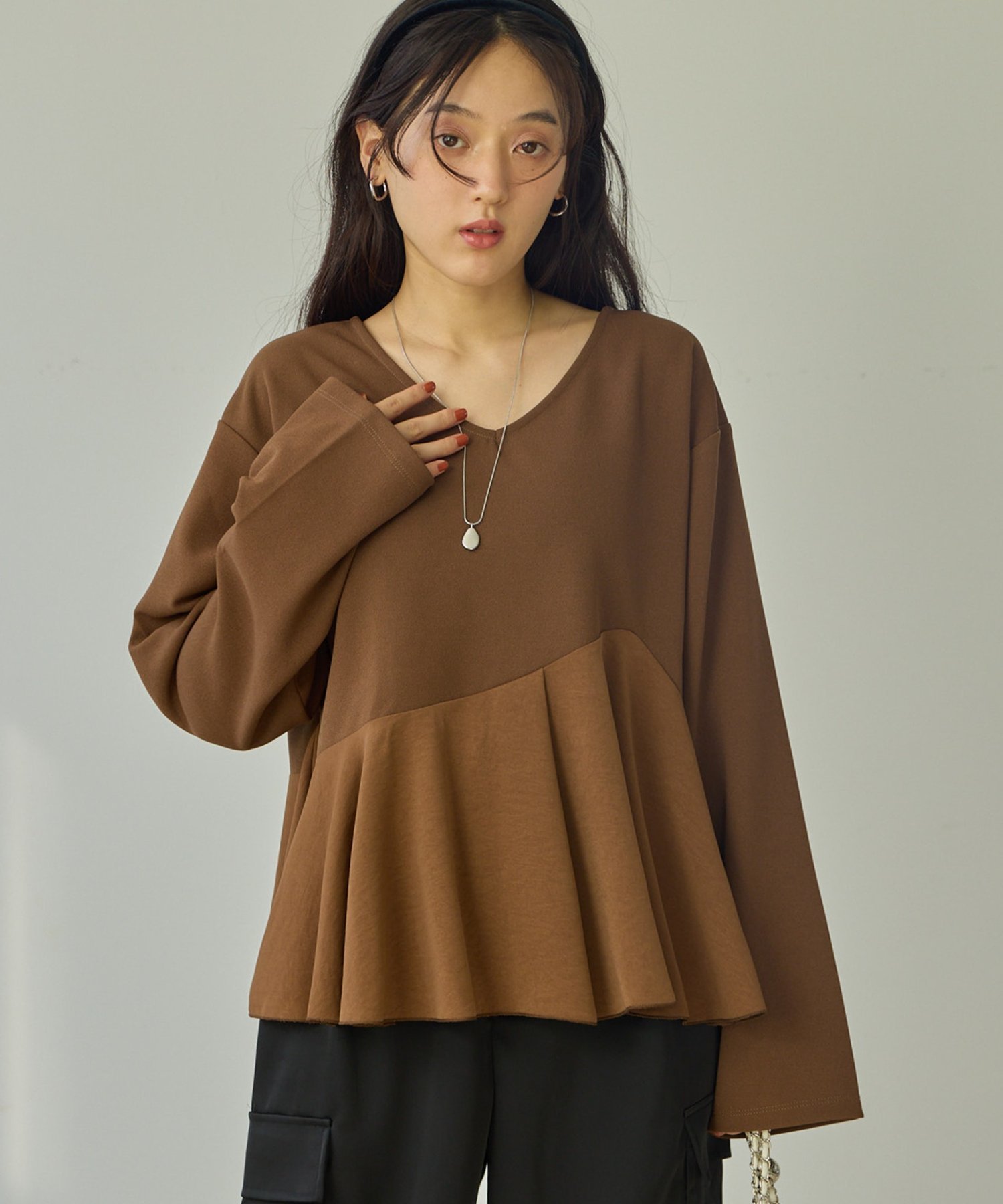 【Noka】カットジョーゼットペプラムプルオーバー《WEB限定》 ディスコート トップス カットソー・Tシャツ ブラック ホワイト ブラウン