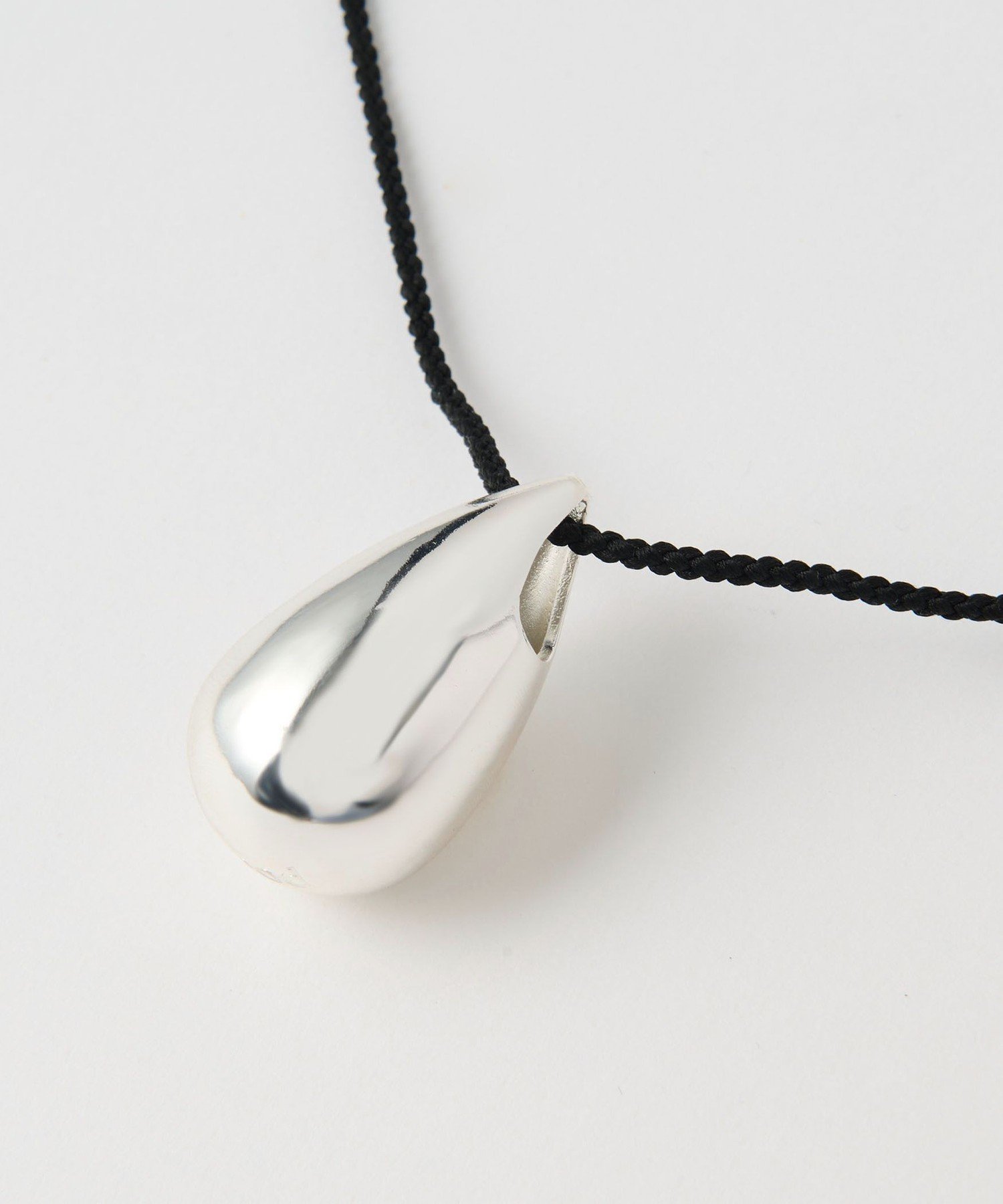 【SALE／40%OFF】ASTRAET ＜in mood＞silk bigdrop ネックレス ユナイテッドアローズ アウトレット アクセサリー・腕時計 ネックレス ブラック【送料無料】