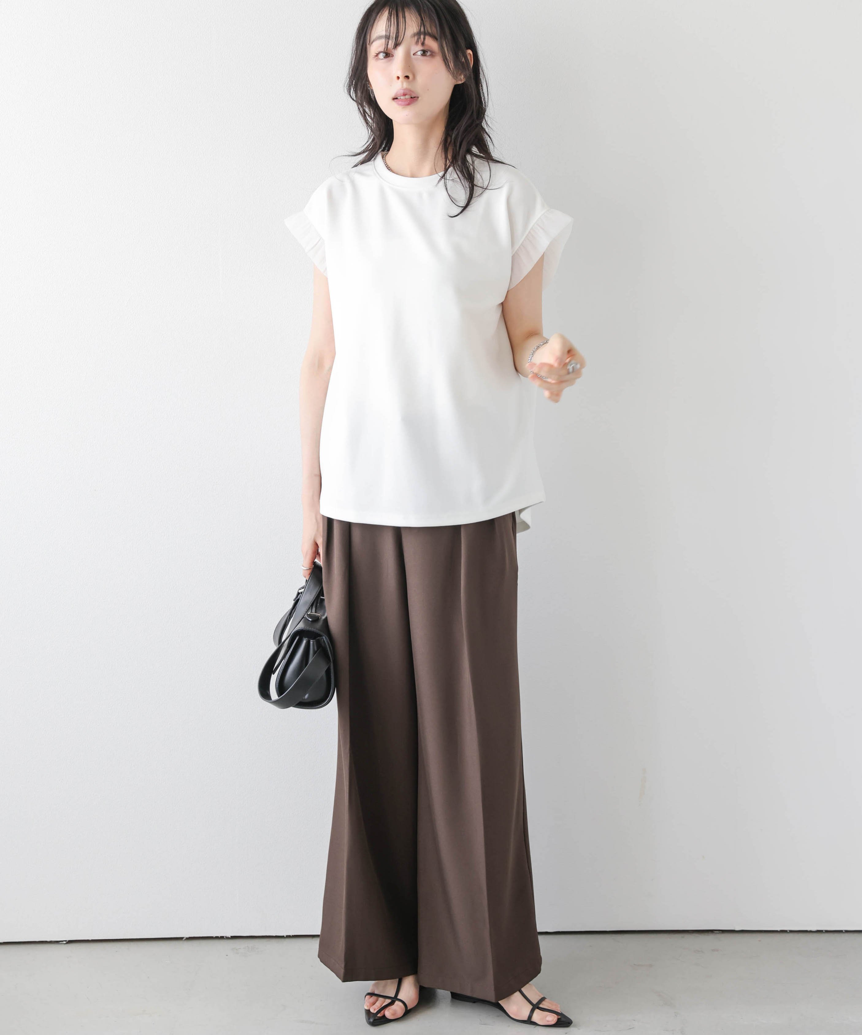 La-gemme フリルスリーブトップス ラジュール トップス カットソー・Tシャツ ブラック ホワイト