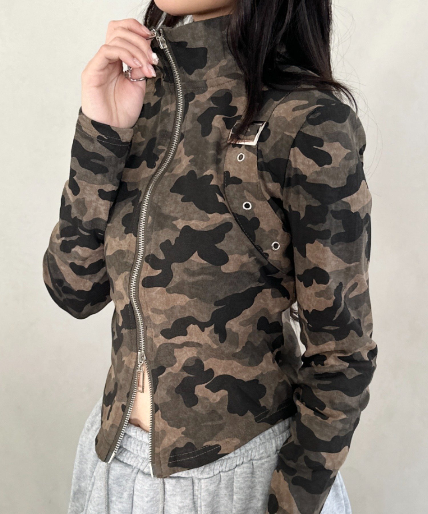 【SALE／25%OFF】Bamm ダブルジップハーフネッククロップドトップス アウトフィッターラボ トップス パーカー・フーディー