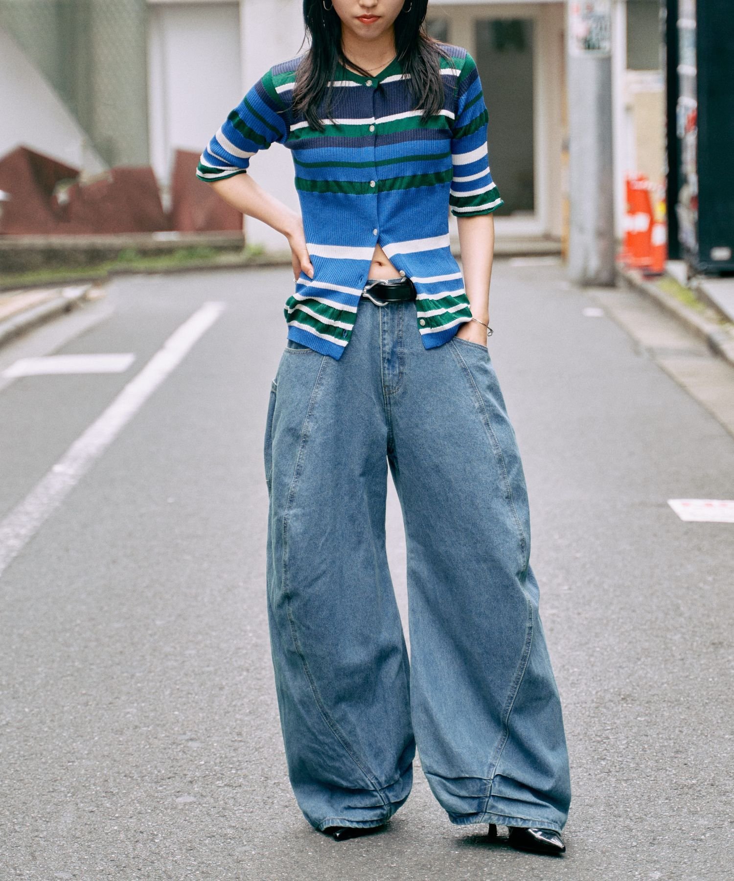 Knuth Marf(クヌースマーフ)tuck design denim pants ビーセカンド パンツ ジーンズ・デニムパンツ ブルー グレー ブラック