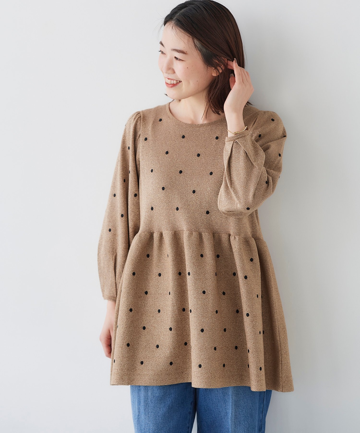 le.coeur blanc ＜手洗い可能＞Perle Peche ラメドット刺繍ペプラムニット ルクールブラン トップス ニット ゴールド シルバー
