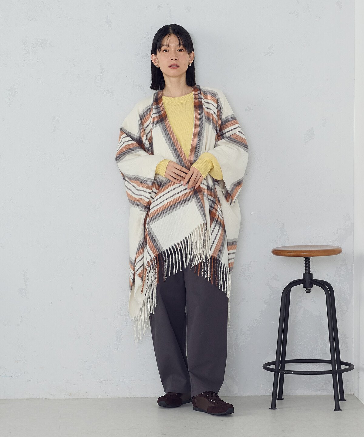 【SALE／50%OFF】MONO COMME CA チェック柄 ポンチョストール コムサイズム ファッション雑貨 マフラー・ストール・ネックウォーマー グレー ホワイト