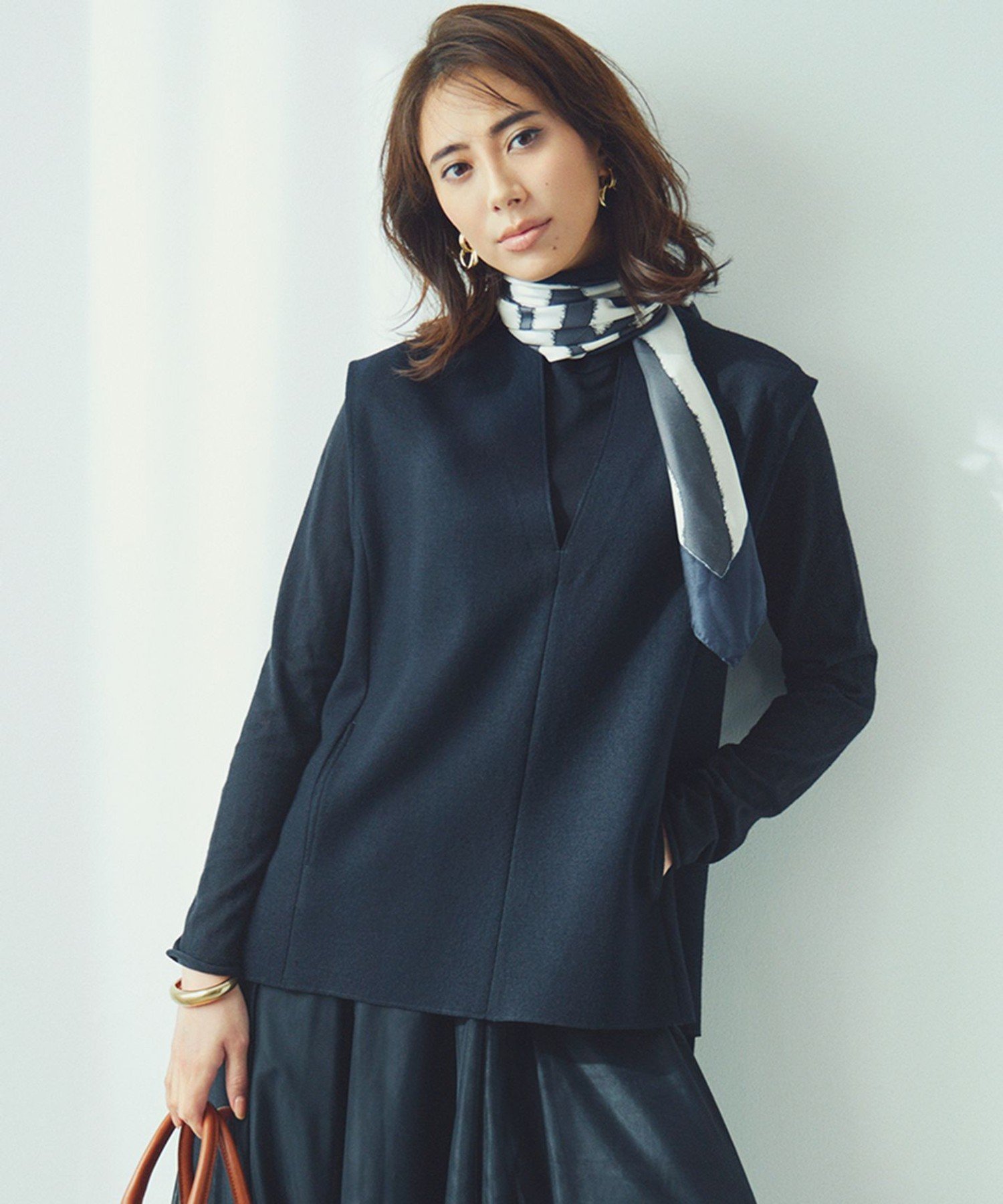 【SALE／30%OFF】23区 【WEB限定】ウール圧縮スムース ベスト ニジュウサンク トップス ベスト・ジレ ネイビー ホワイト【送料無料】のサムネイル