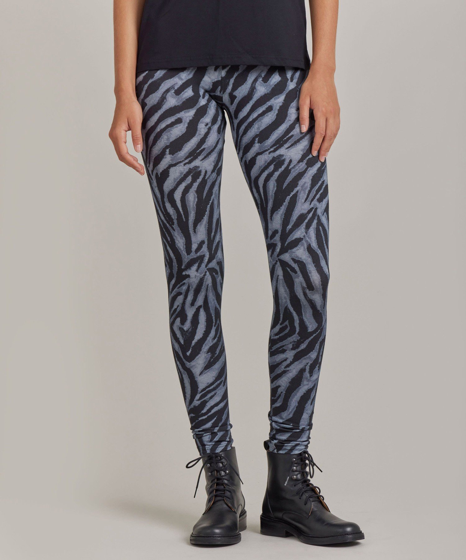 JJA9 PANTALON パンツ アニエスベー パンツ その他のパンツ グレー
