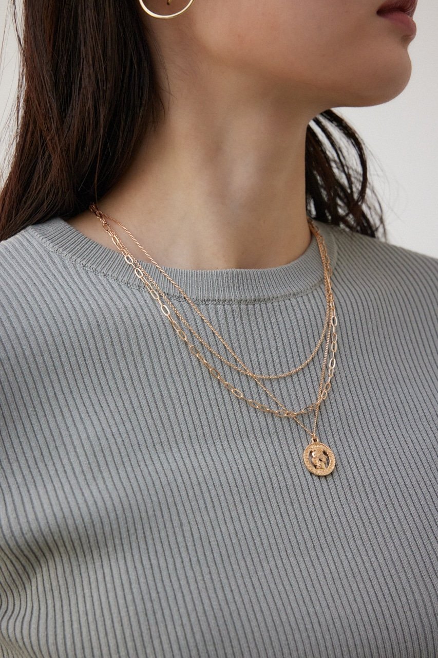 AZUL BY MOUSSY 透かしコイン3連ネックレス アズールバイマウジー アクセサリー・腕時計 ネックレス ブラック ゴールド