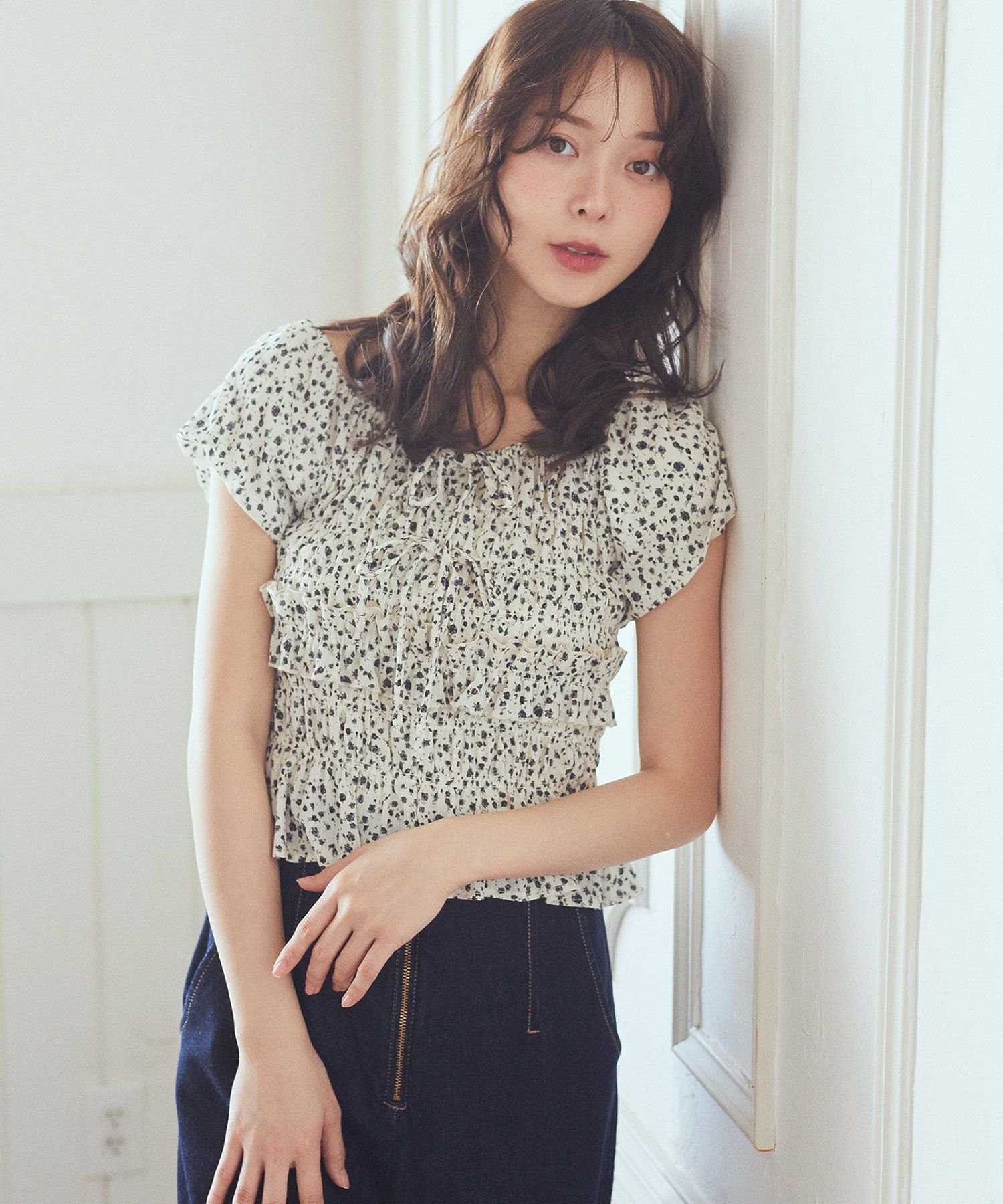 earth music&ecology フレンチバルーンフリルブラウス アースミュージック&エコロジー トップス シャツ..