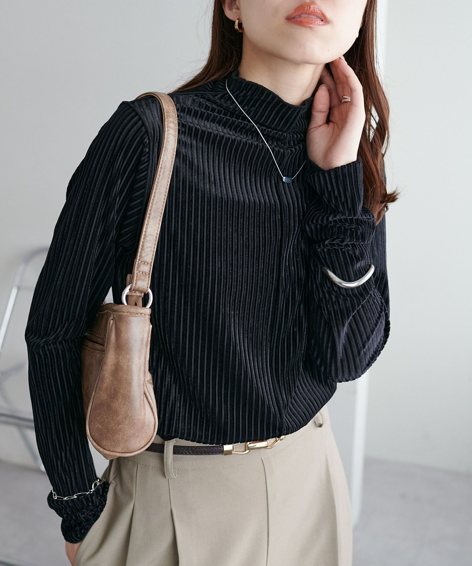 Discoat 【WEB限定】ベロアストライププルオーバー ディスコート トップス カットソー・Tシャツ ベージュ ブラック グレー ピンクのサムネイル