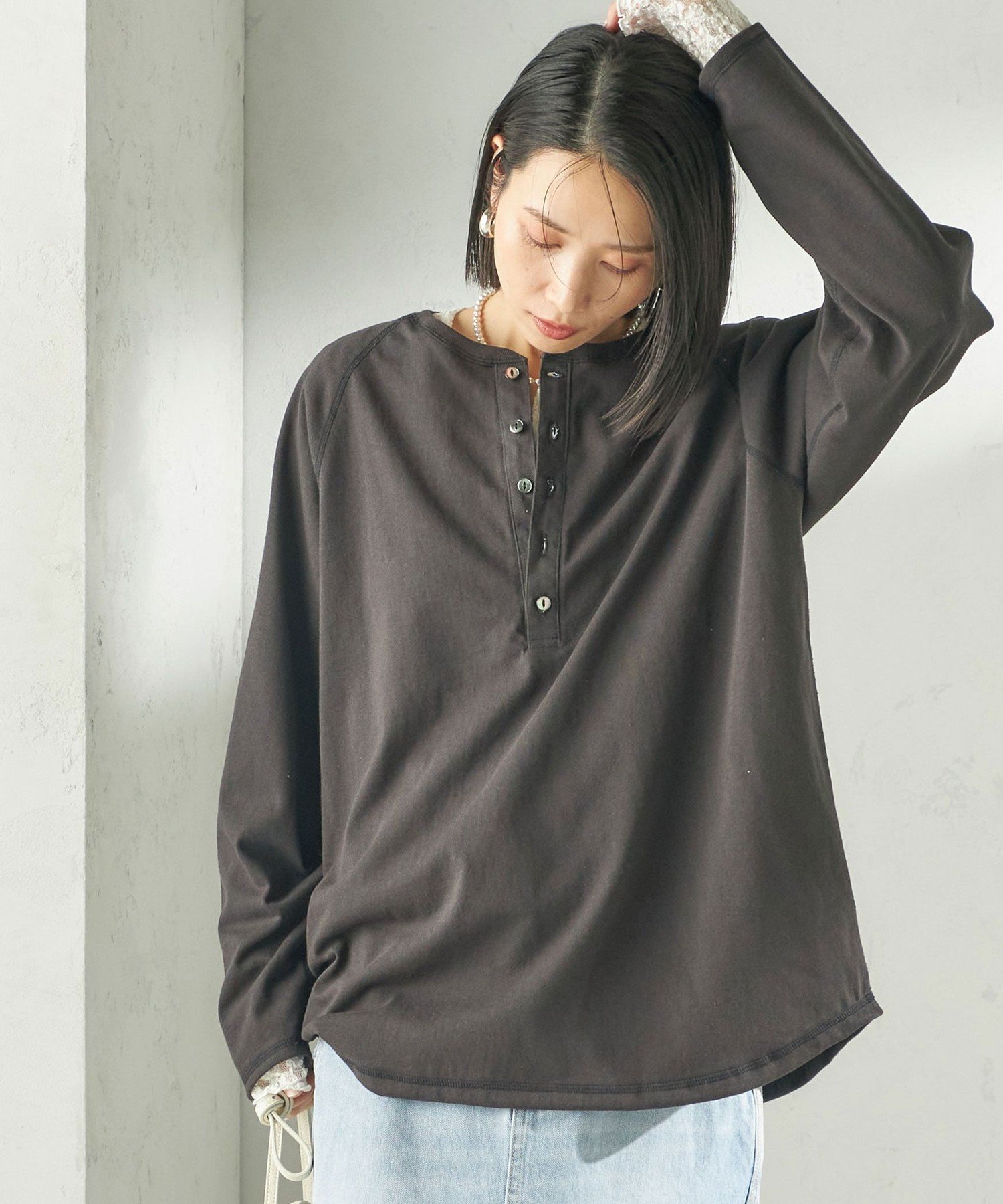 WOMEN 【SHIPS別注】onit: ヘンリー ネック プルオーバー シップス トップス カットソー・Tシャツ グレー ブラック