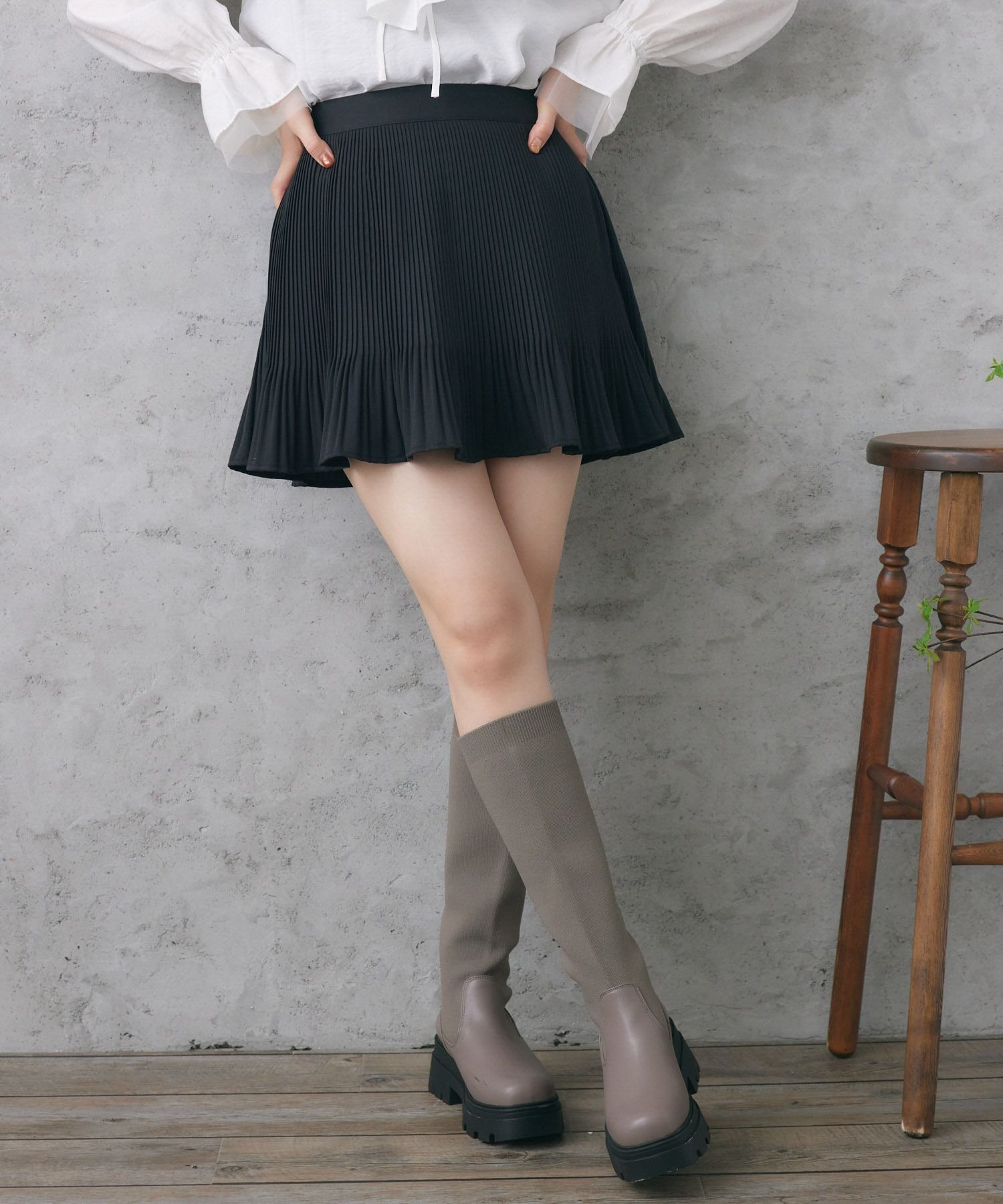 【SALE／37%OFF】RETRO GIRL 細プリーツフレアミニSK レトロガール スカート その他のスカート ブラック ブラウン