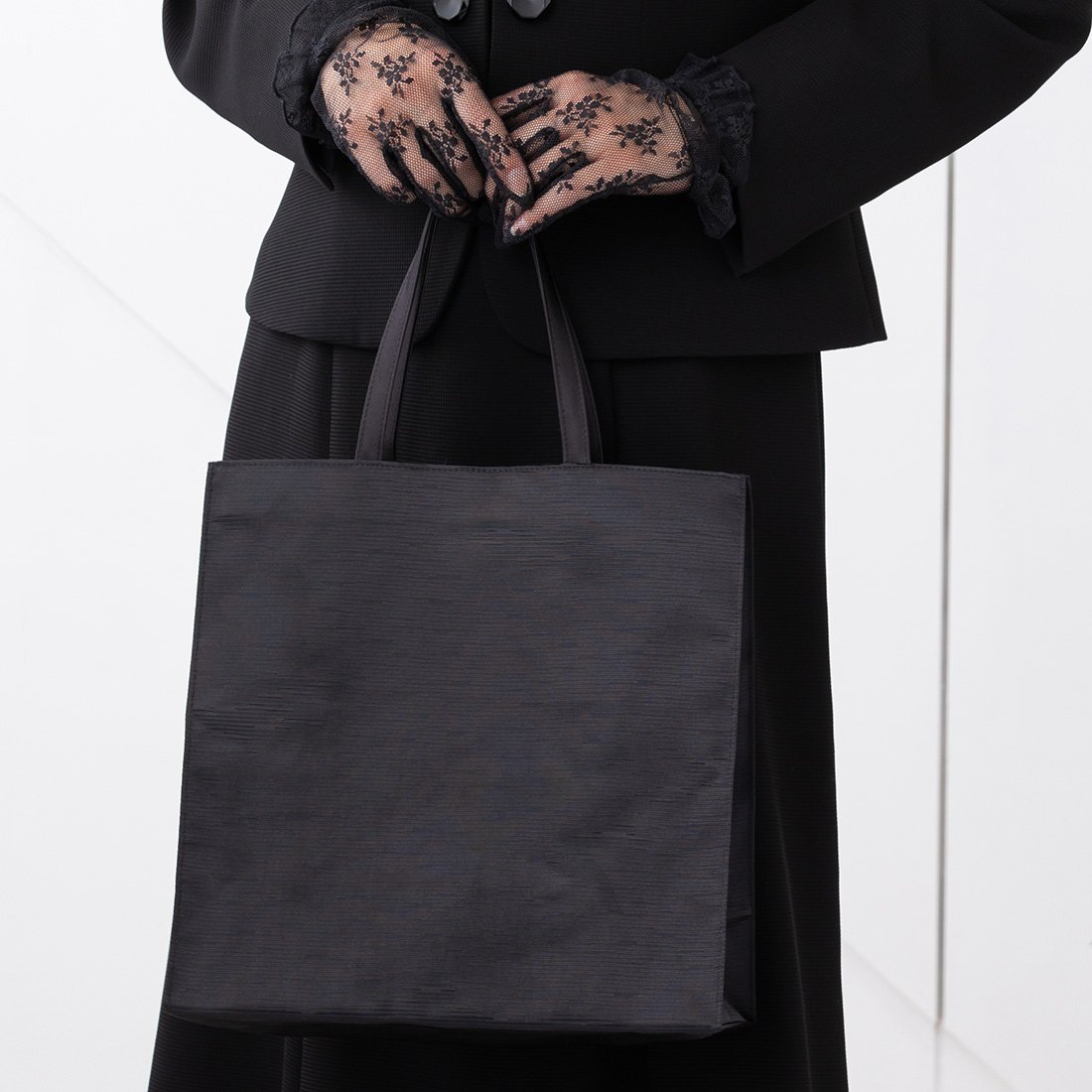 IWASA 変わりグログラン手提げ イワサ バッグ ハンドバッグ ブラック