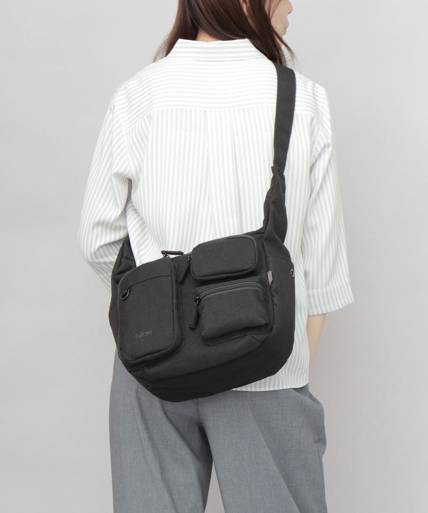 fulcro ショルダーバッグ 撥水 A5 斜めがけ 多収納 軽量 黒 エー.エム.エス. バッグ ショルダーバッグ ブラック
